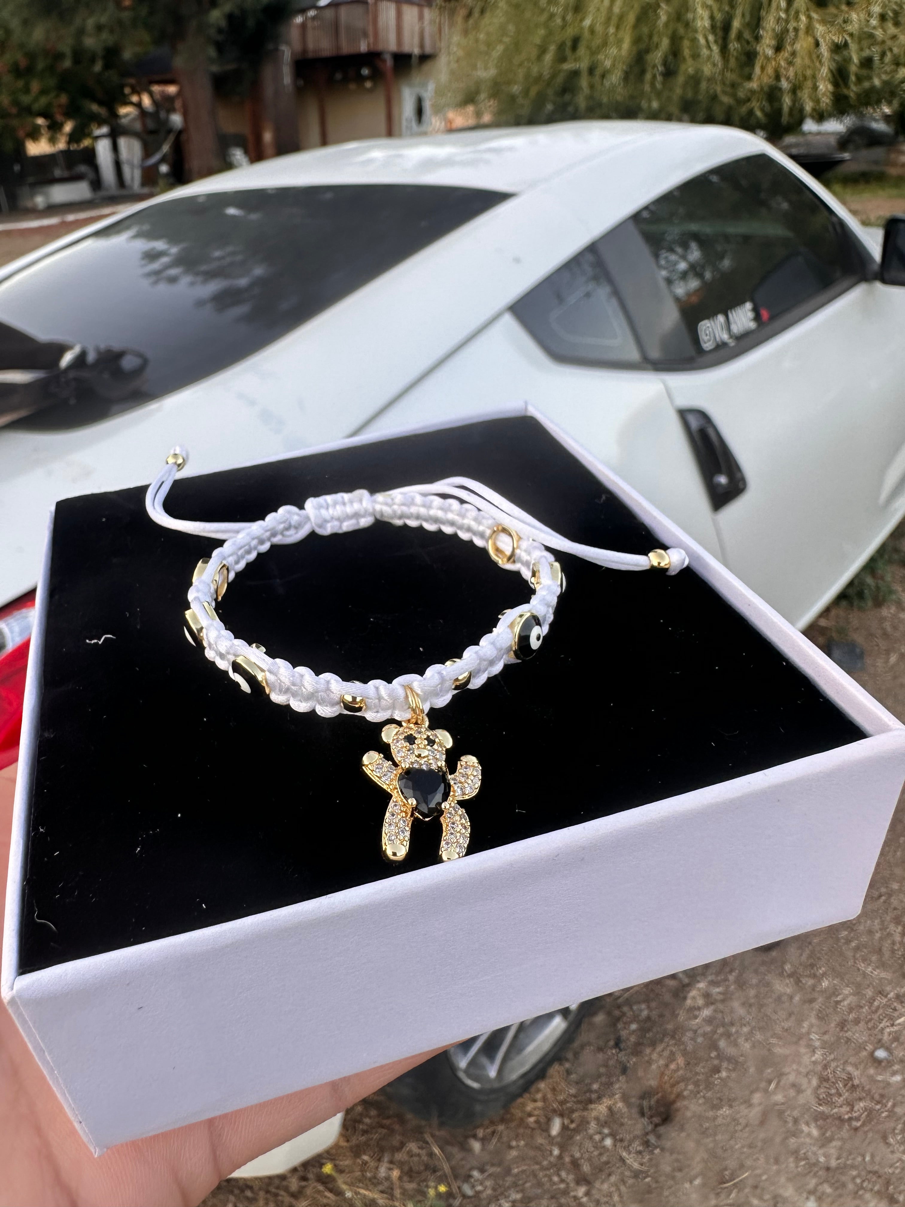 Pulsera Osito de Protección – Pureza y Fortaleza