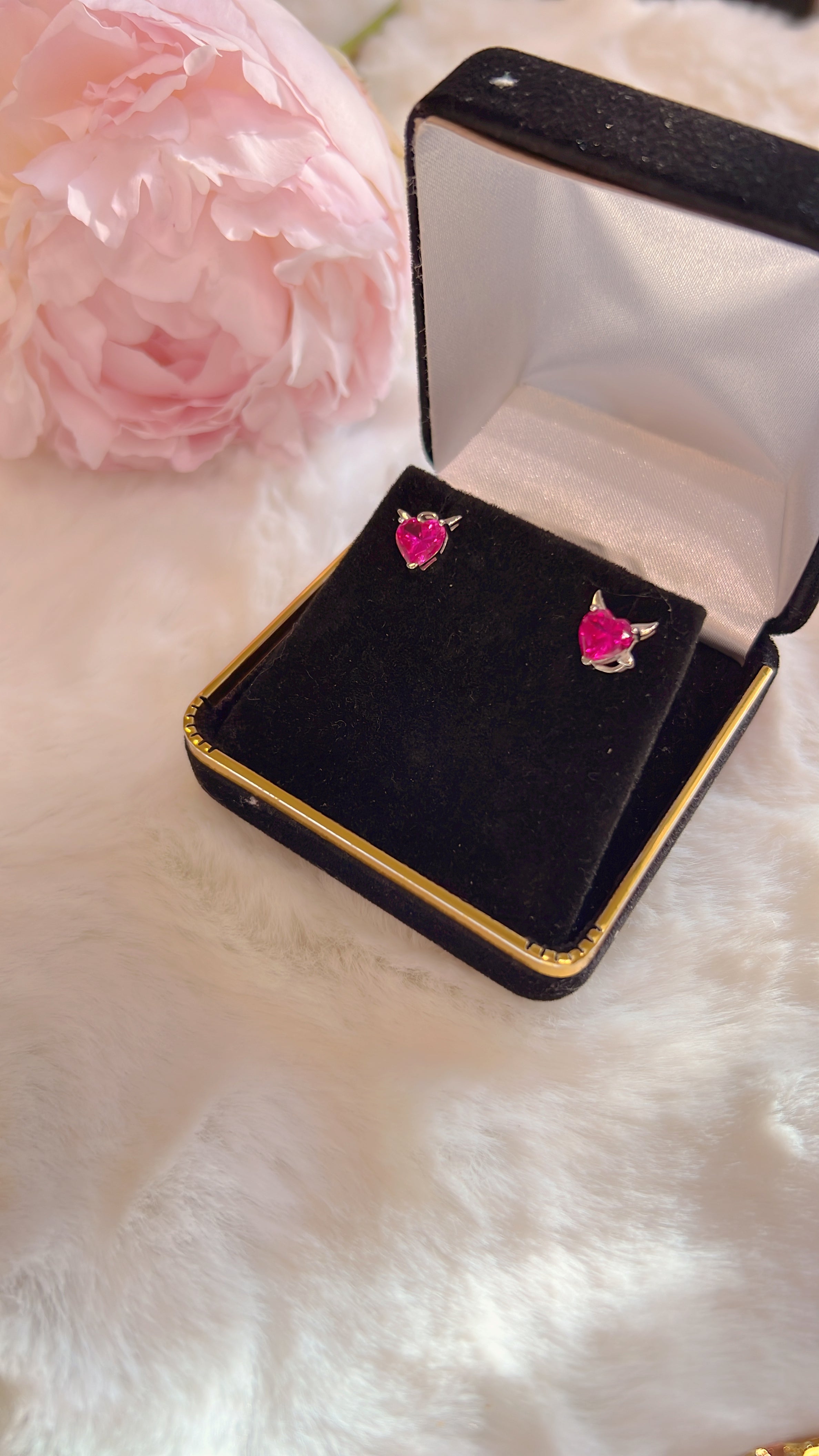 "Dile al Amor" Silver Earrings