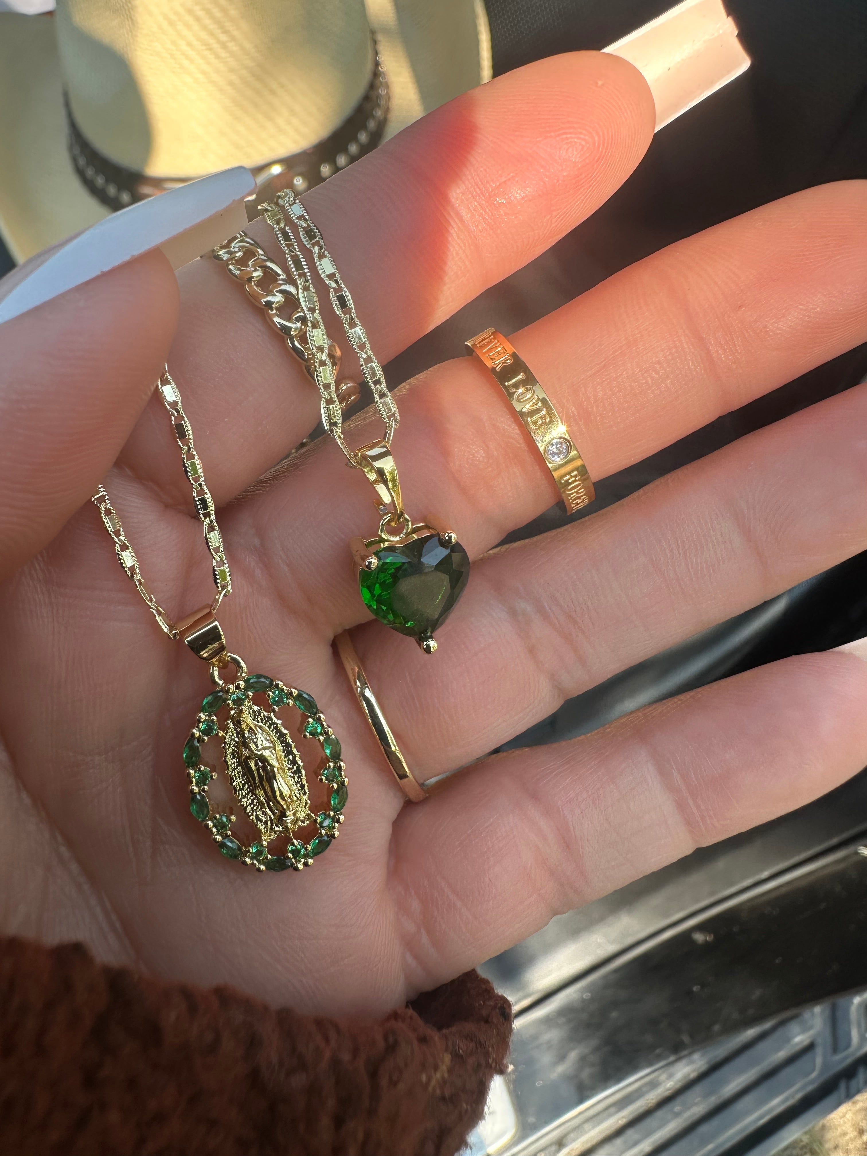 Bendición del Corazón Necklace Set