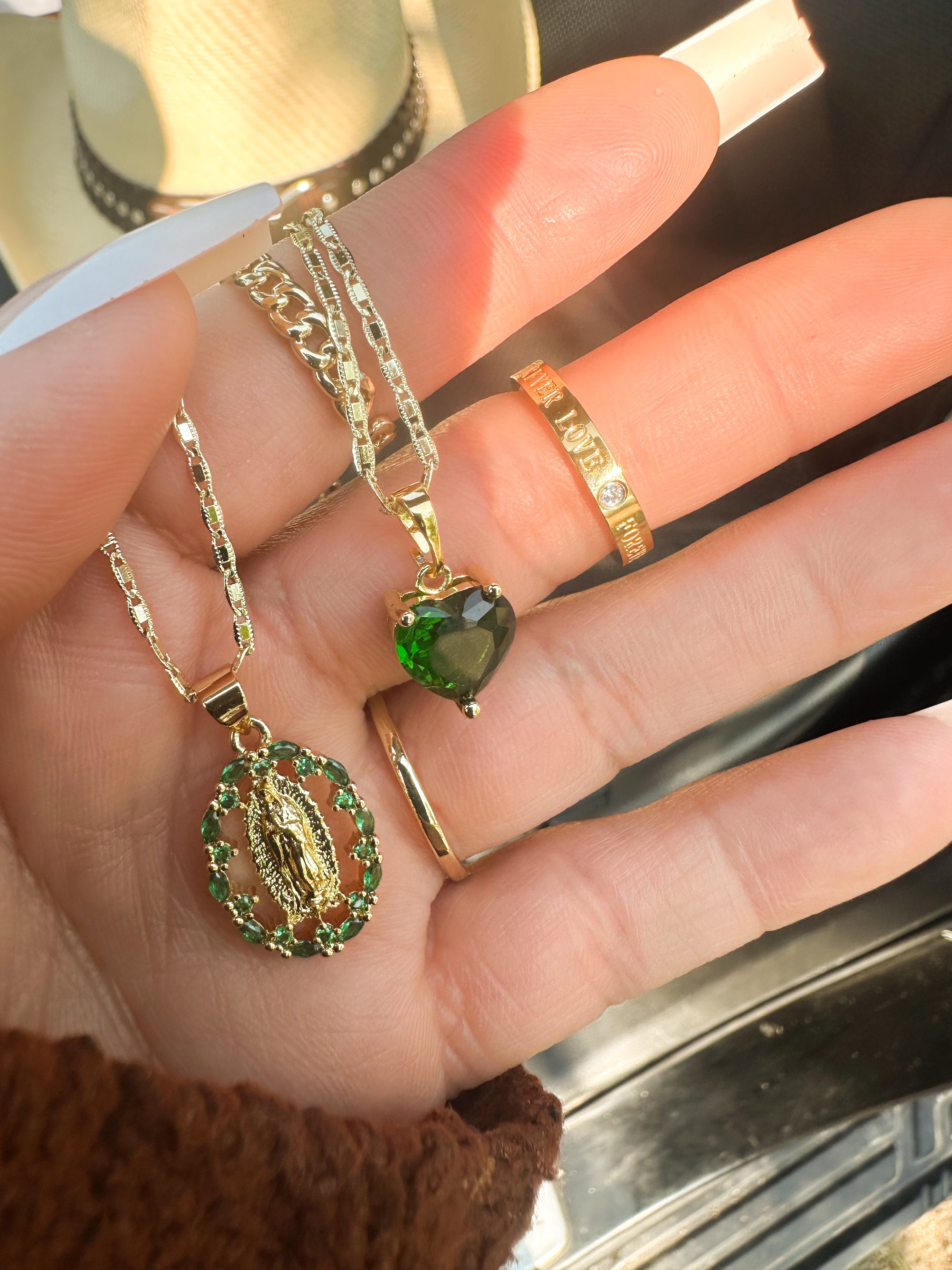 Bendición del Corazón Necklace Set