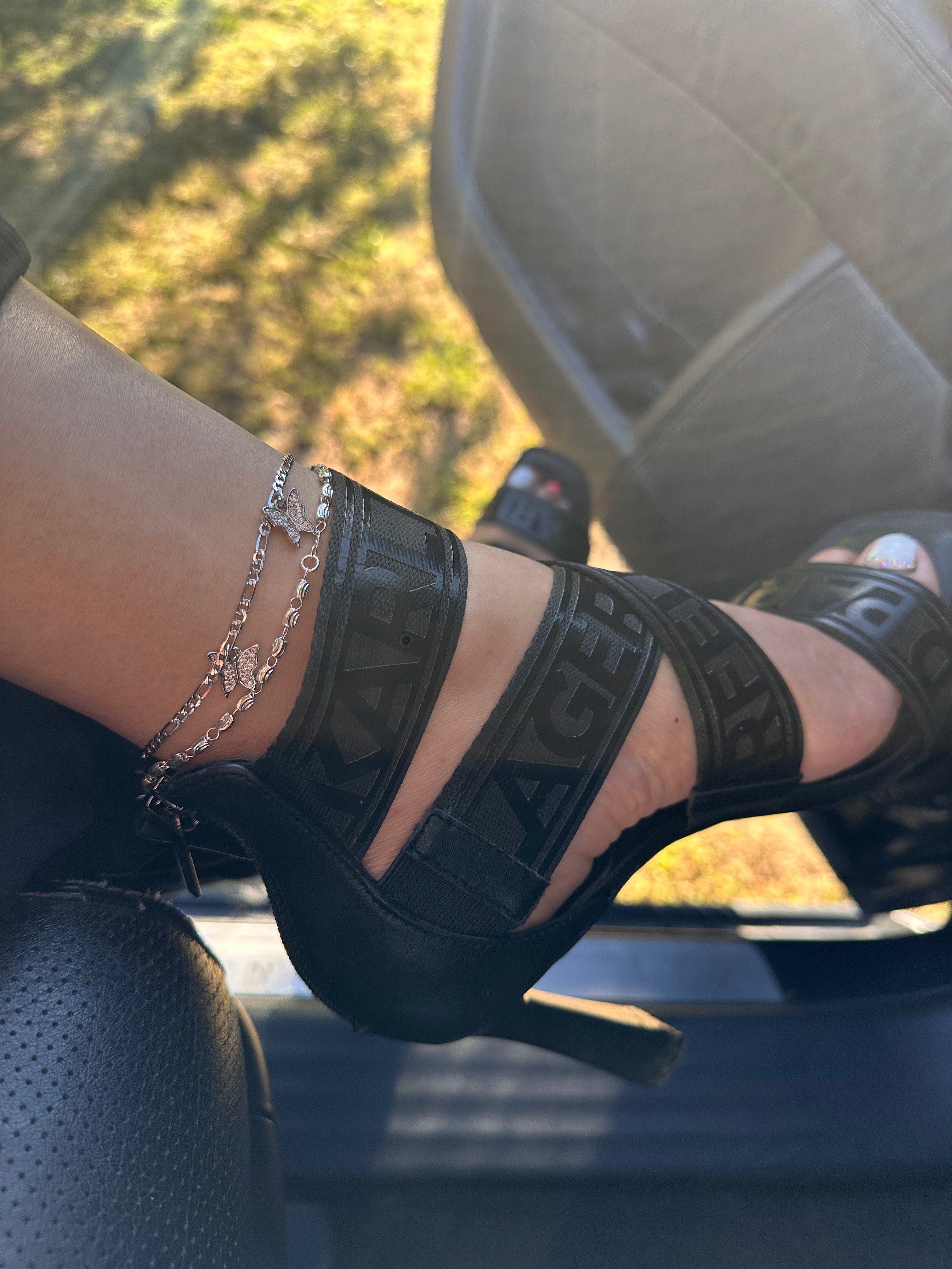 Virgencita Rosario Cross Anklet