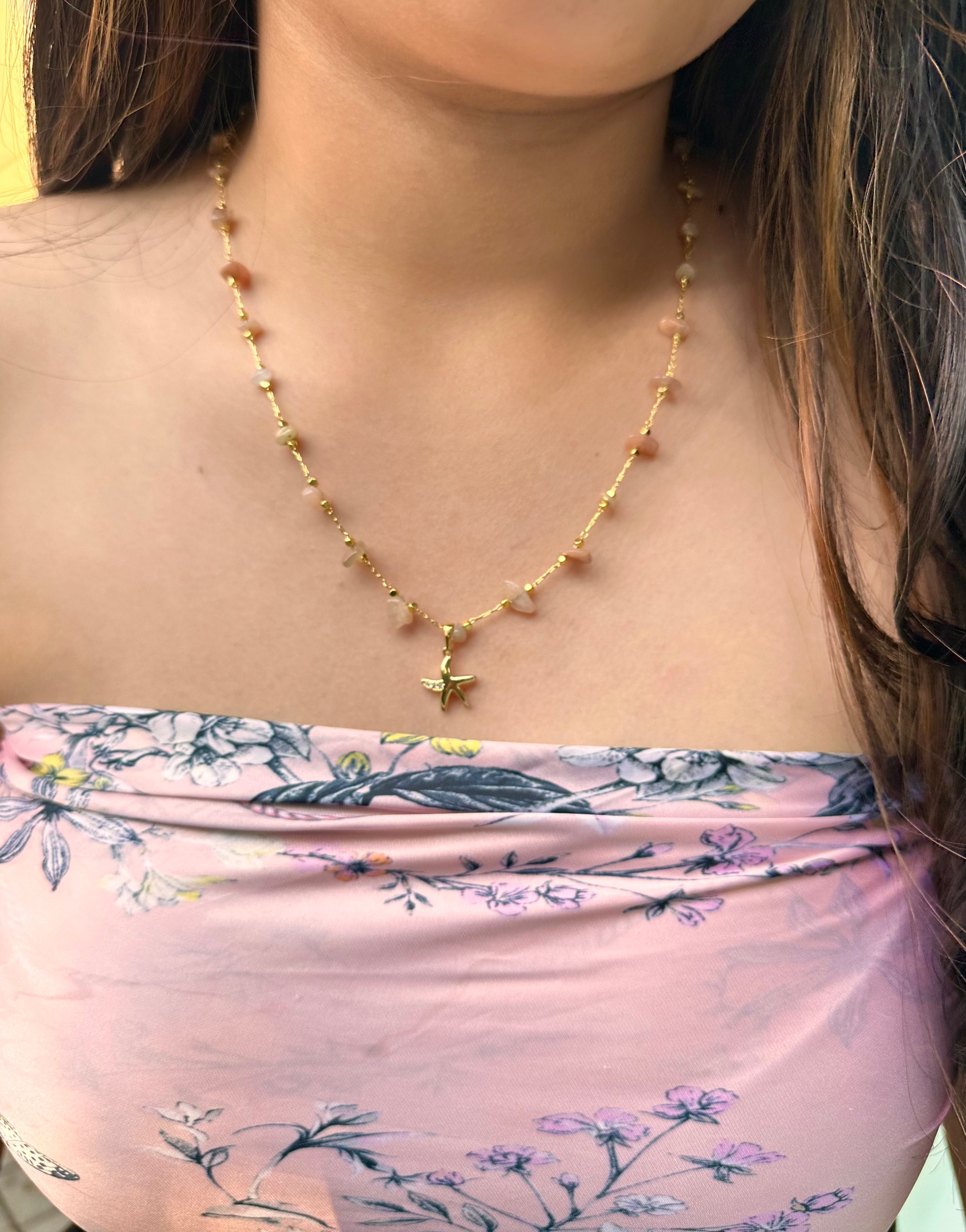 Coral Kiss Necklace - Gold Sea Star