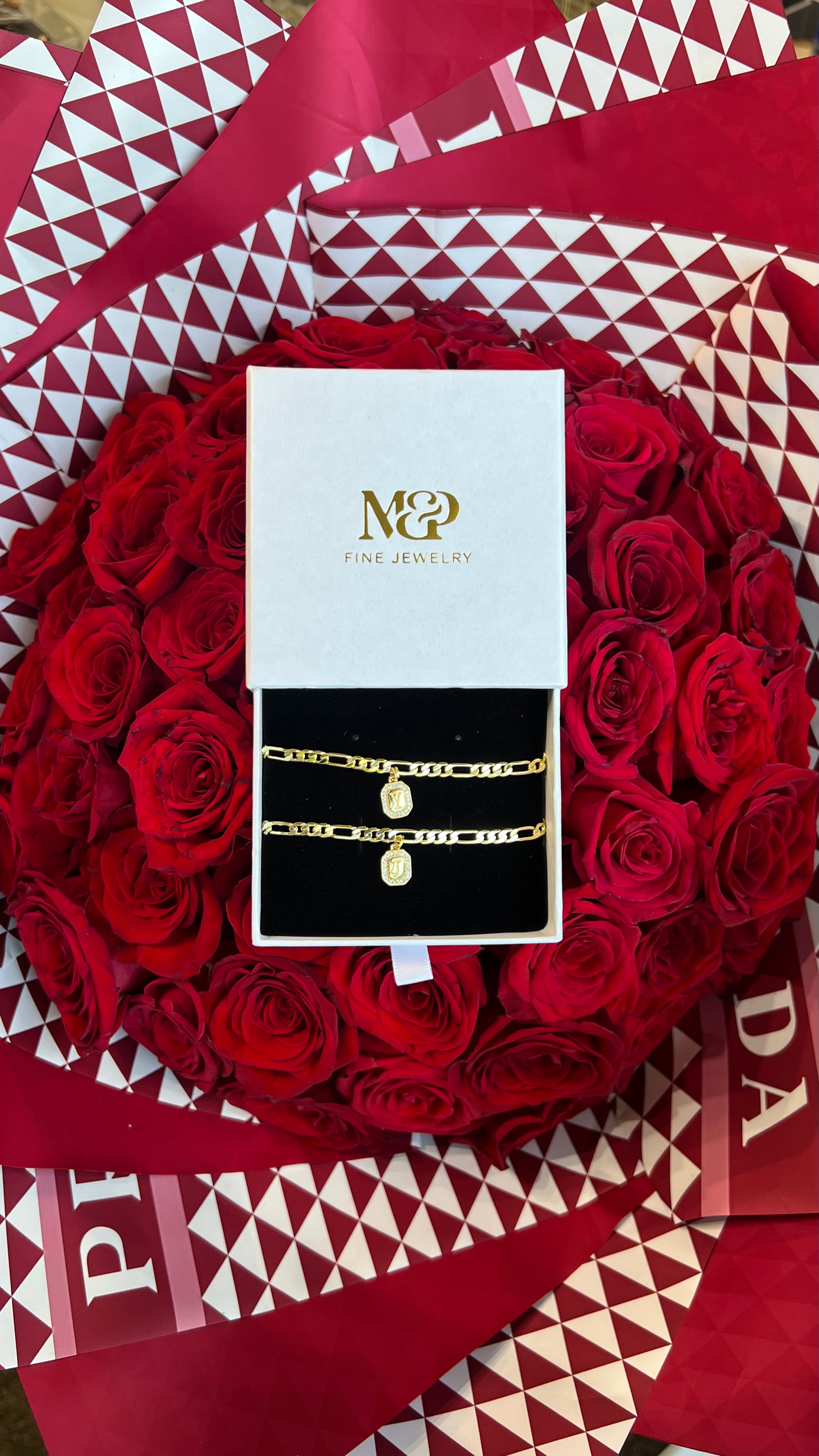 Single: Initial Figaro Bracelet