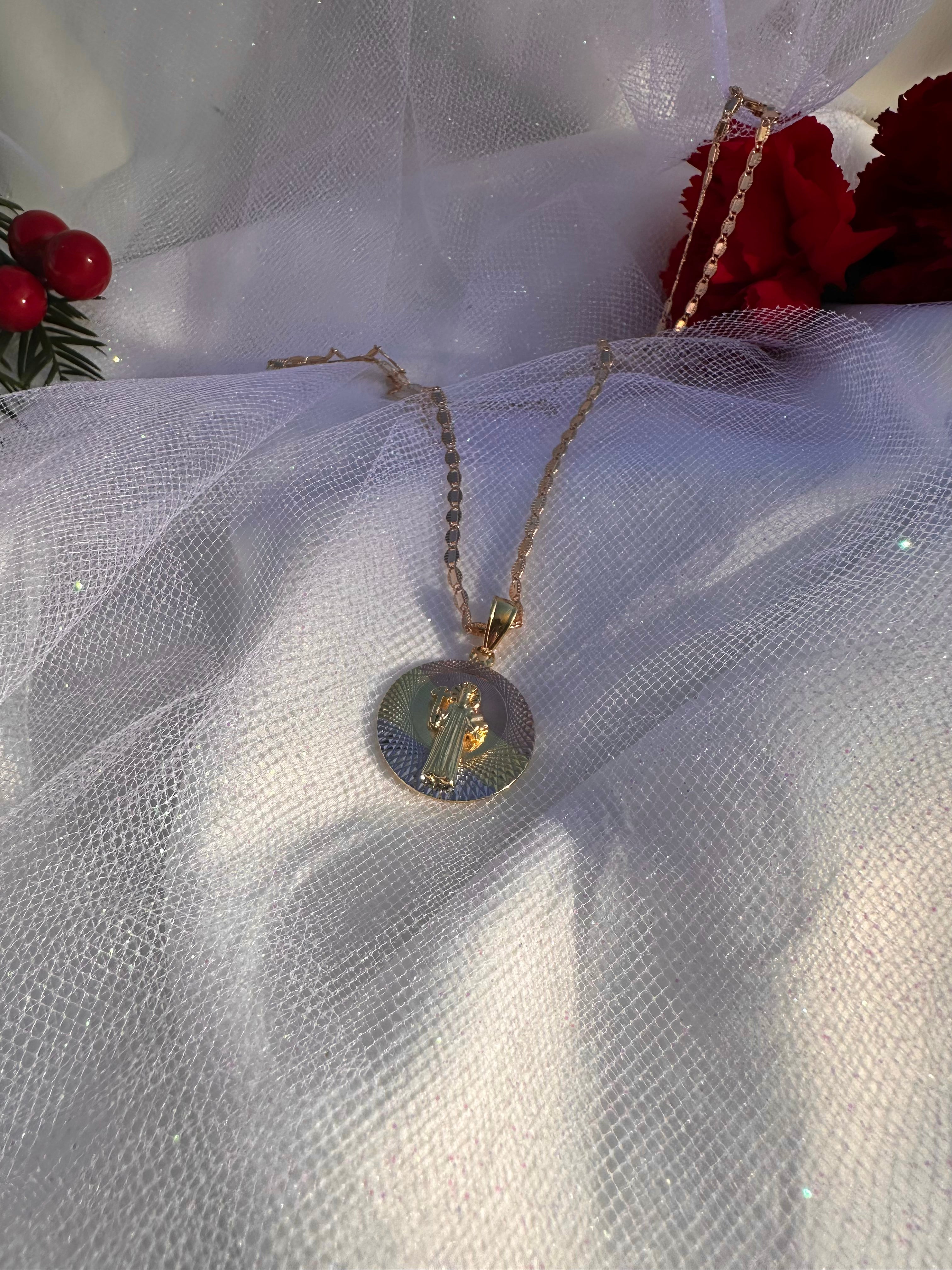 Tri-Tone San Benito Circle Necklace