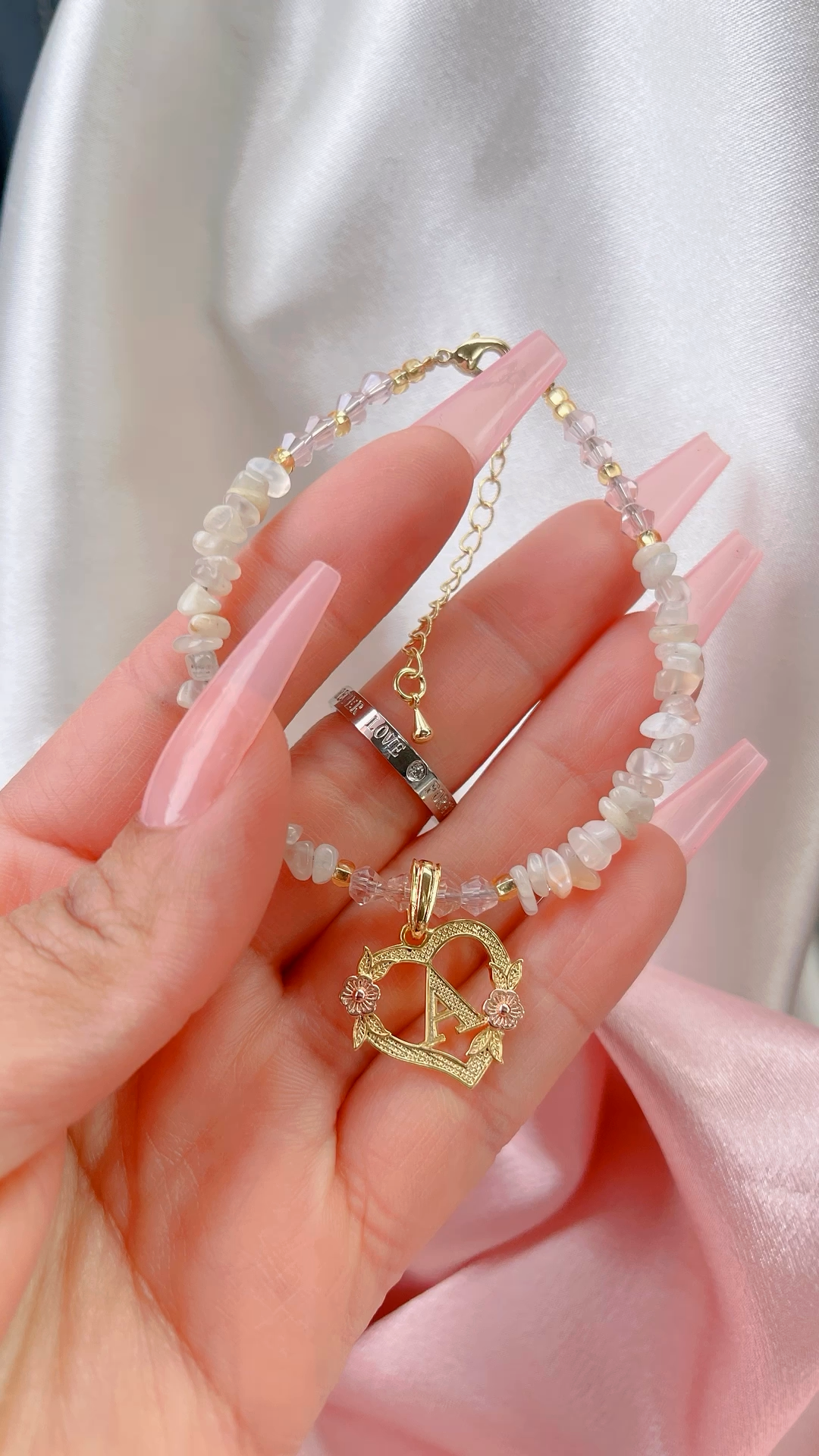 Pulsera Corazón inicial blanca