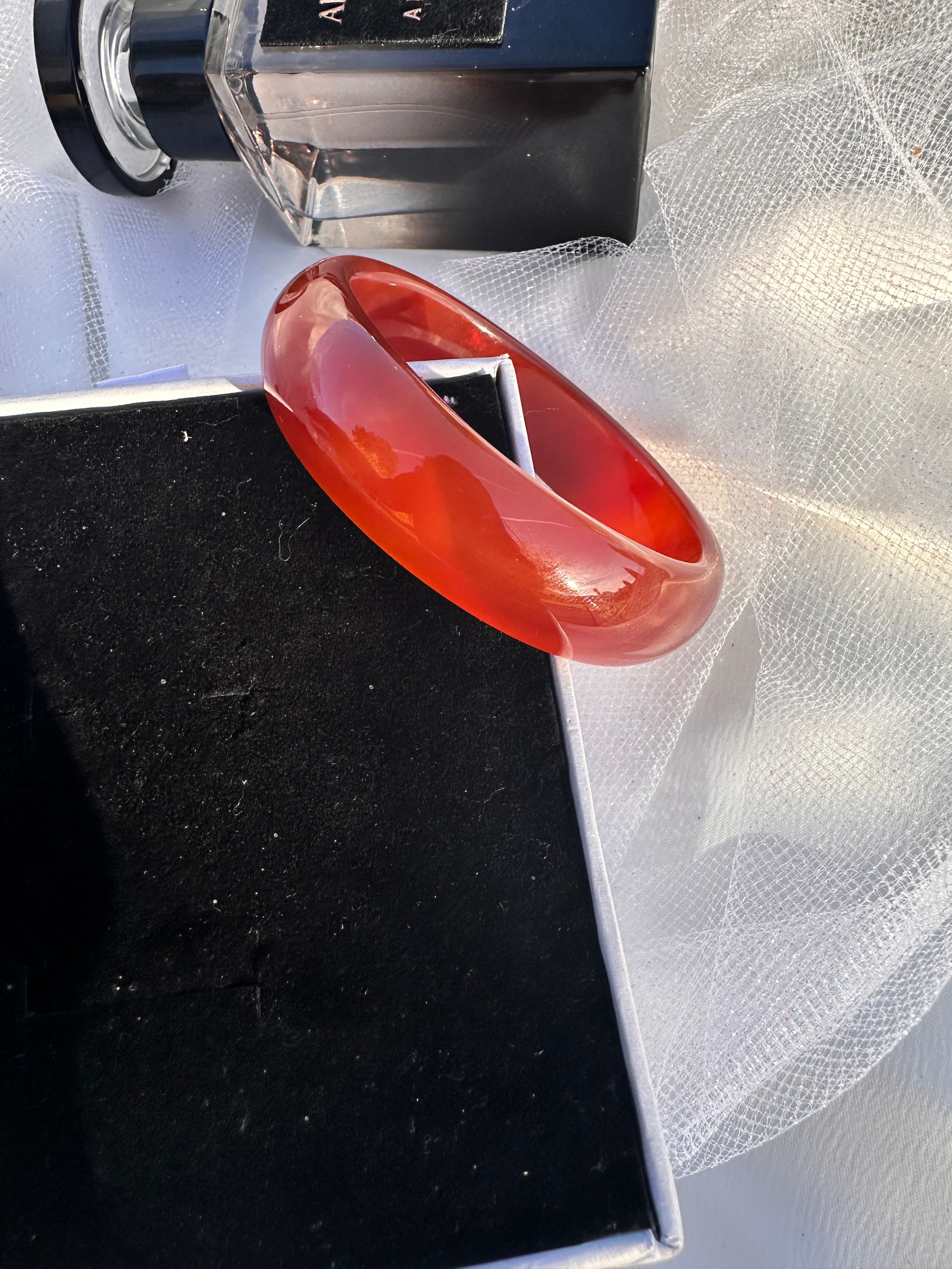 Brazalete de jade y ágata roja