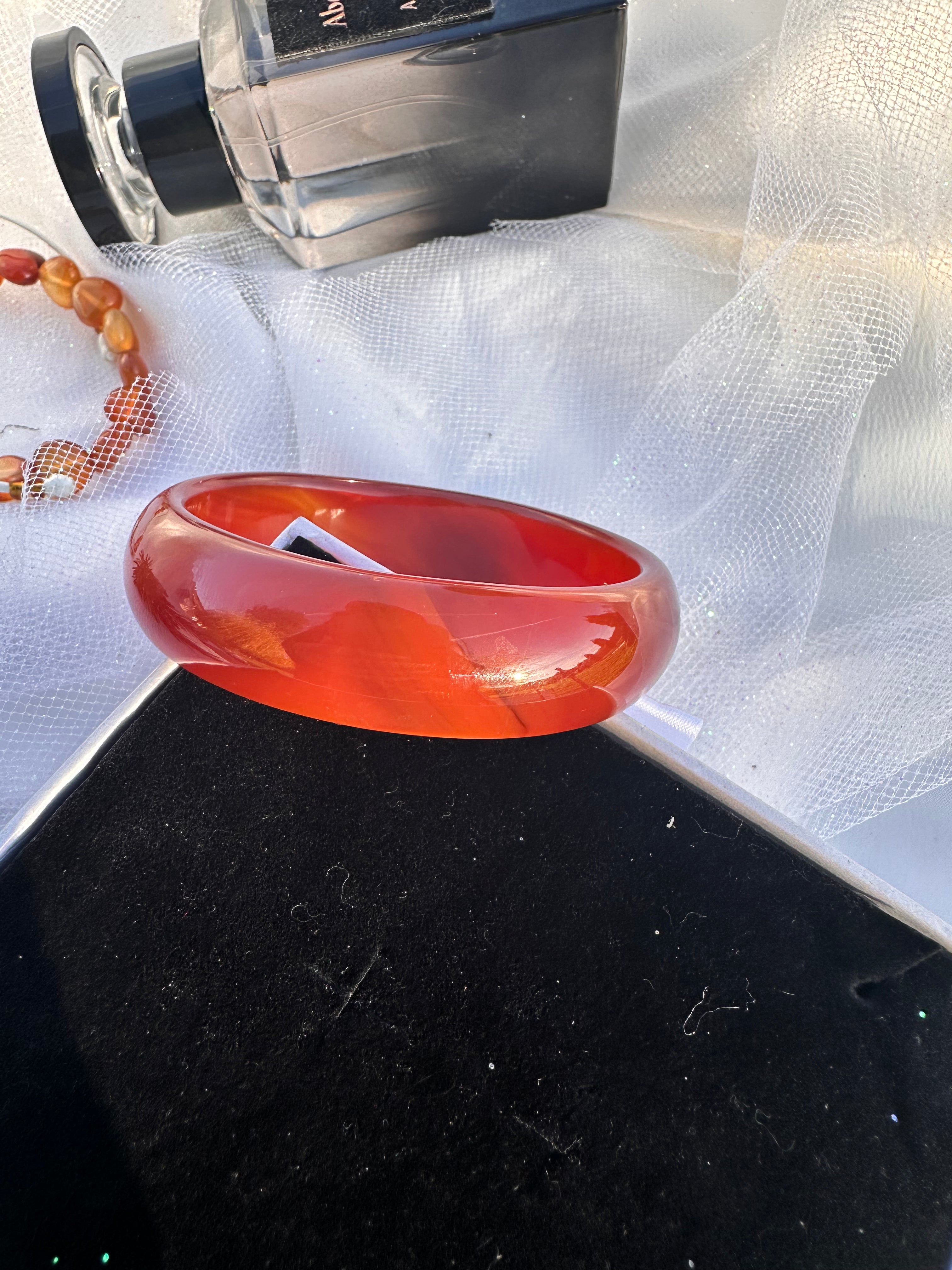 Brazalete de jade y ágata roja