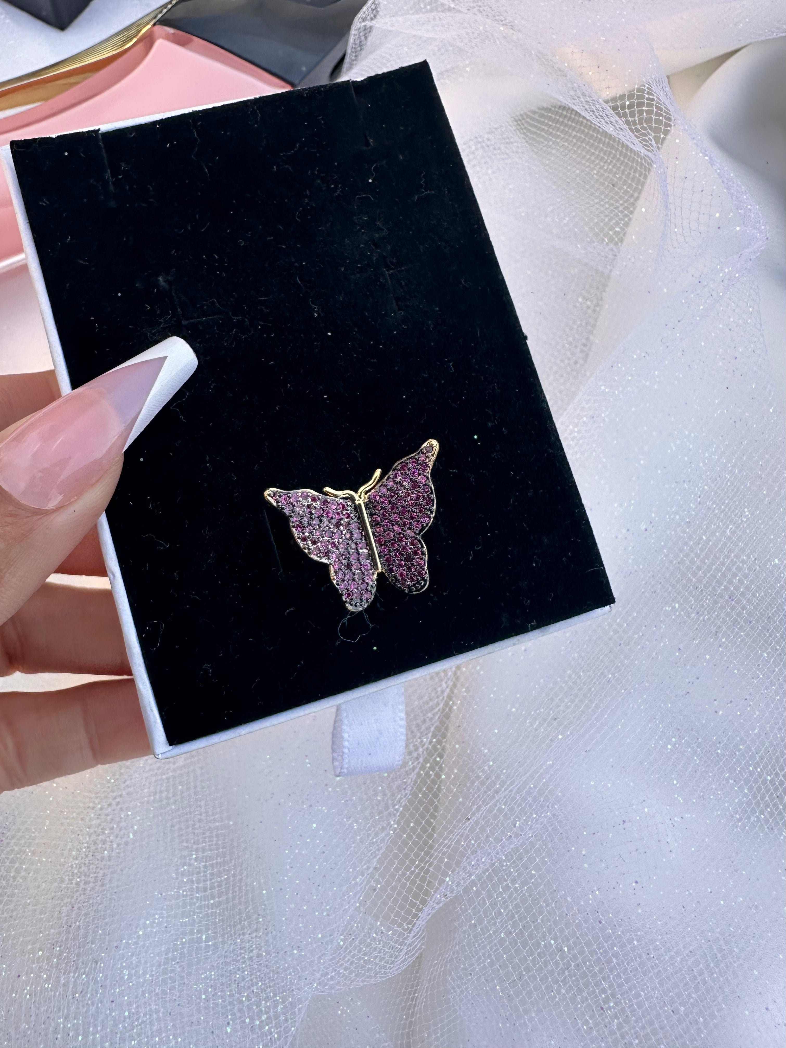 Anillo de mariposa pavimentado azul profundo