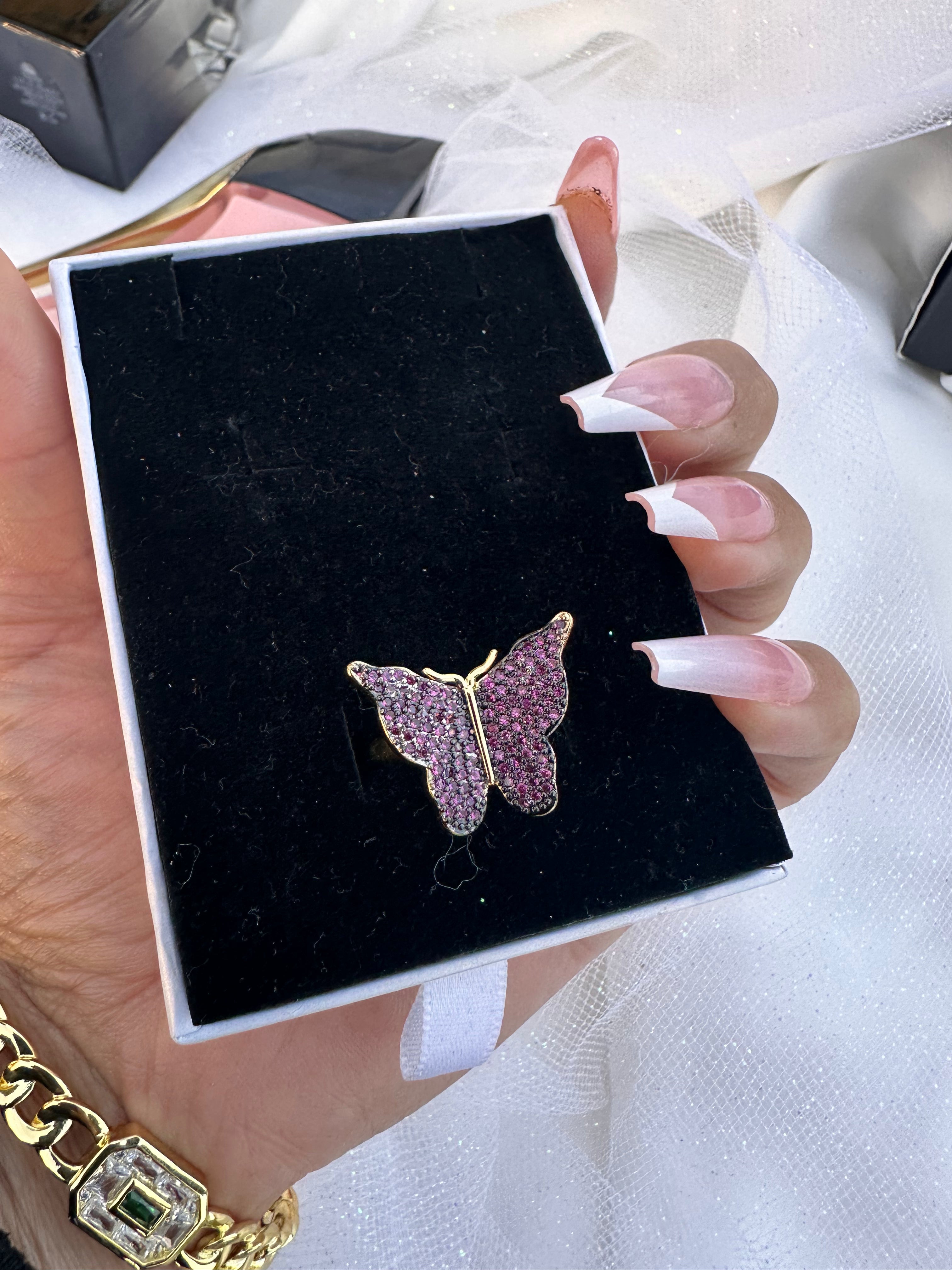 Anillo de mariposa pavimentado azul profundo