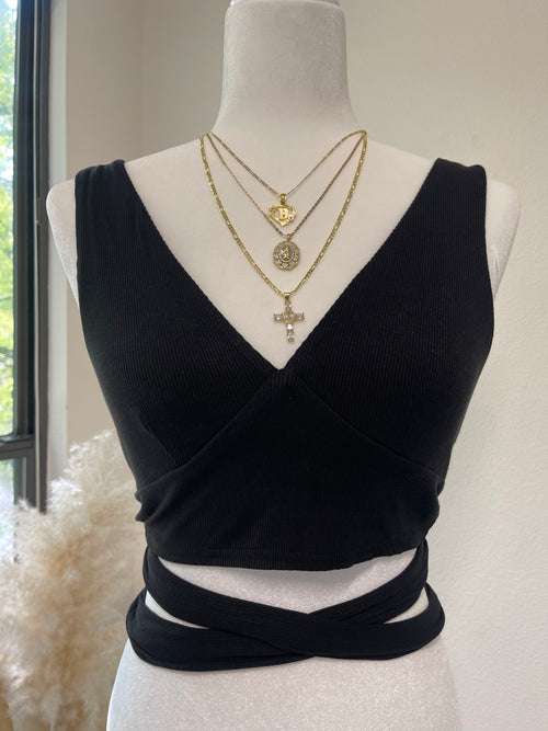Top corto con lazo blanco