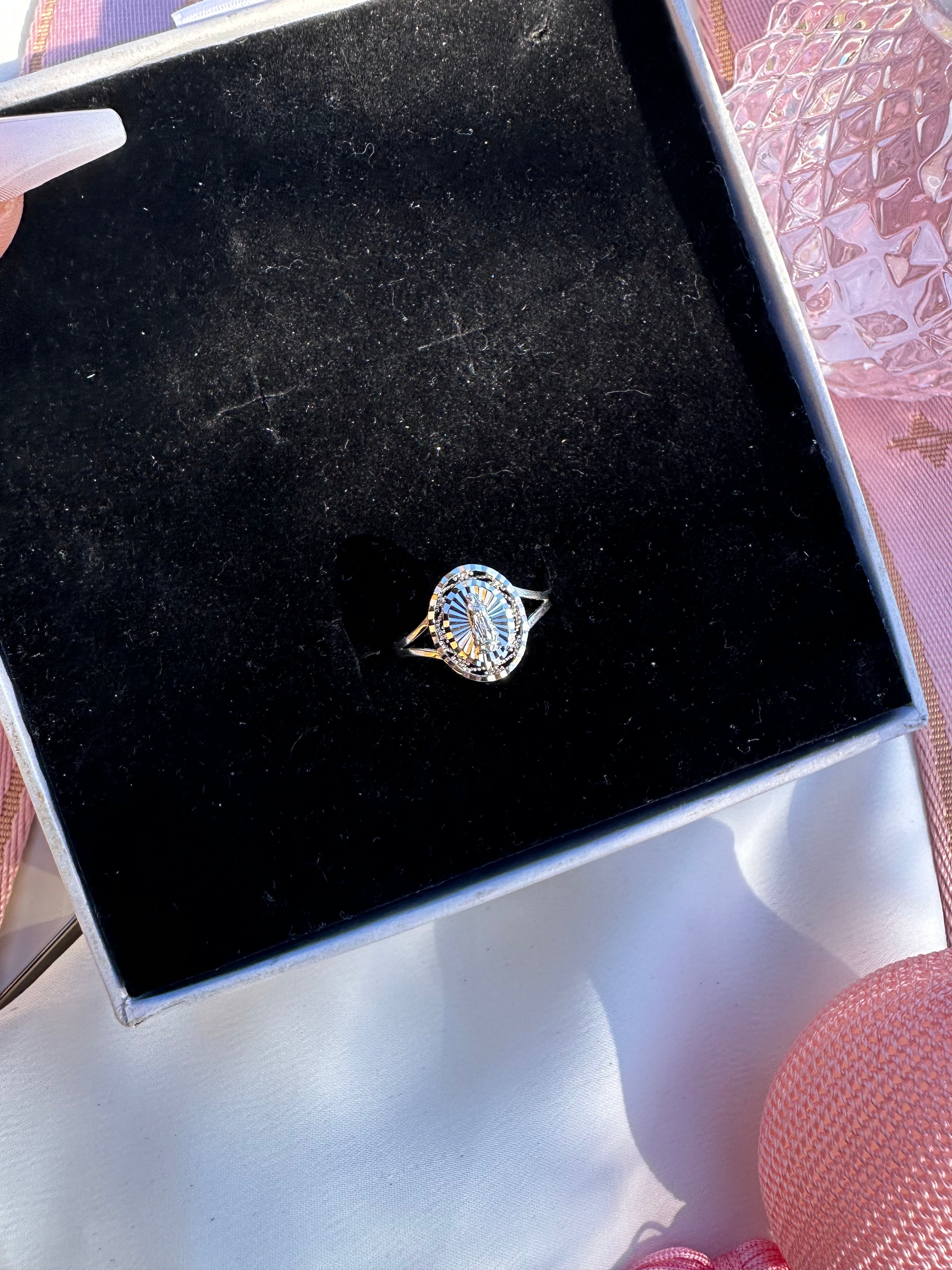 Sterling Silver Oval Virgin Mary Ring: Size 7