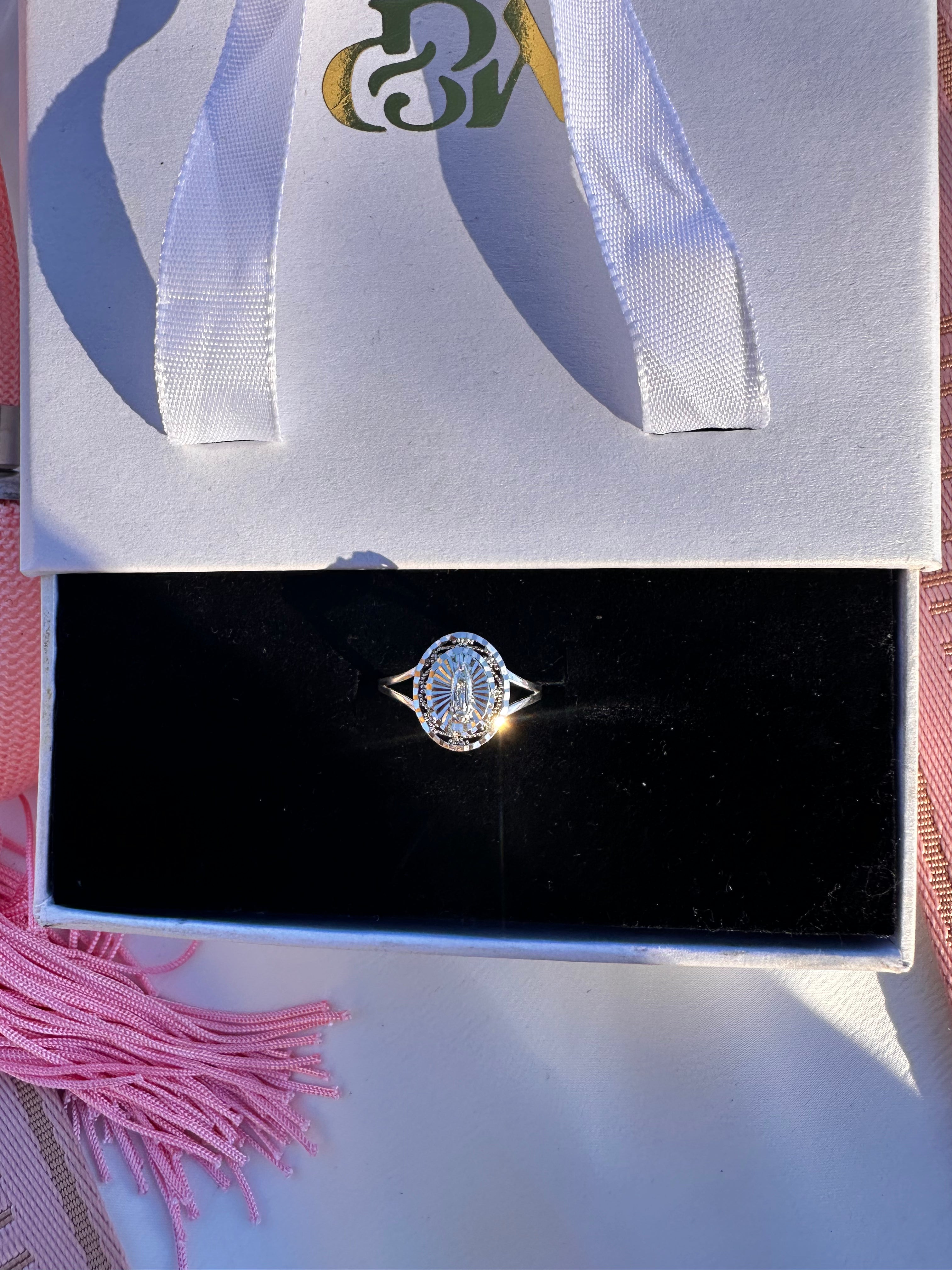 Sterling Silver Oval Virgin Mary Ring: Size 7