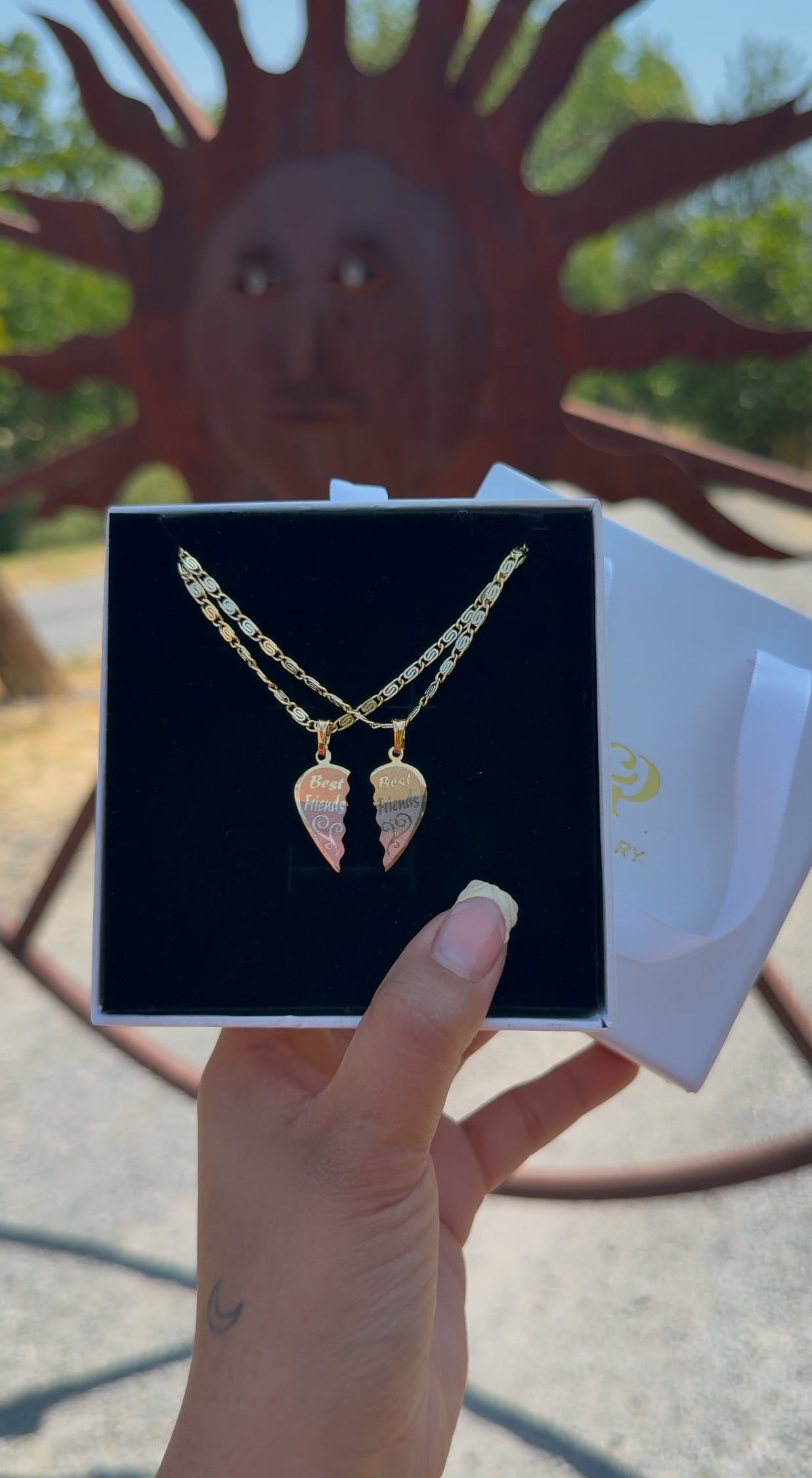 Mejor Amigas Necklaces - Matching