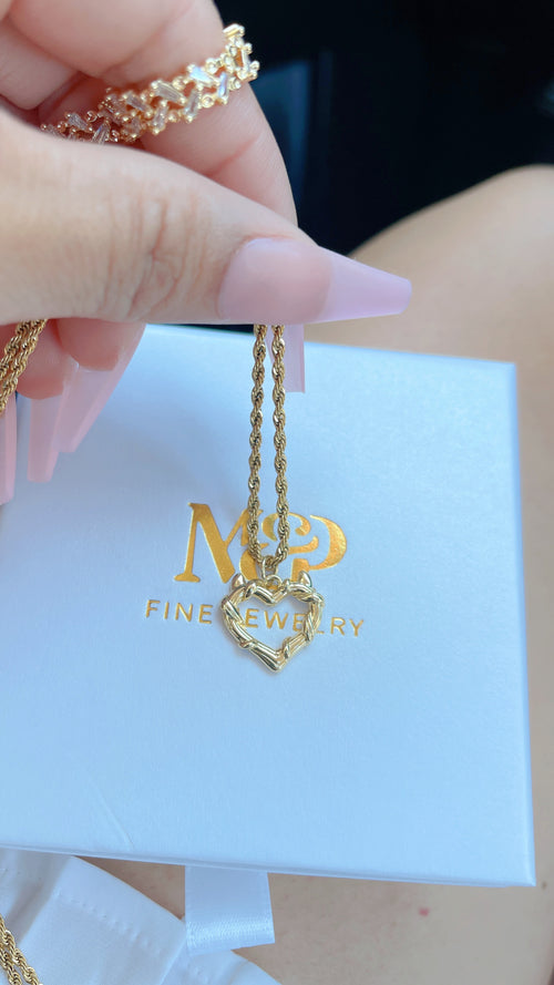 El Corazon Curado Necklace