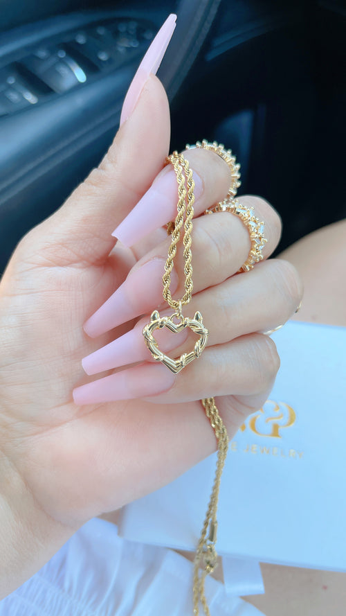 El Corazon Curado Necklace
