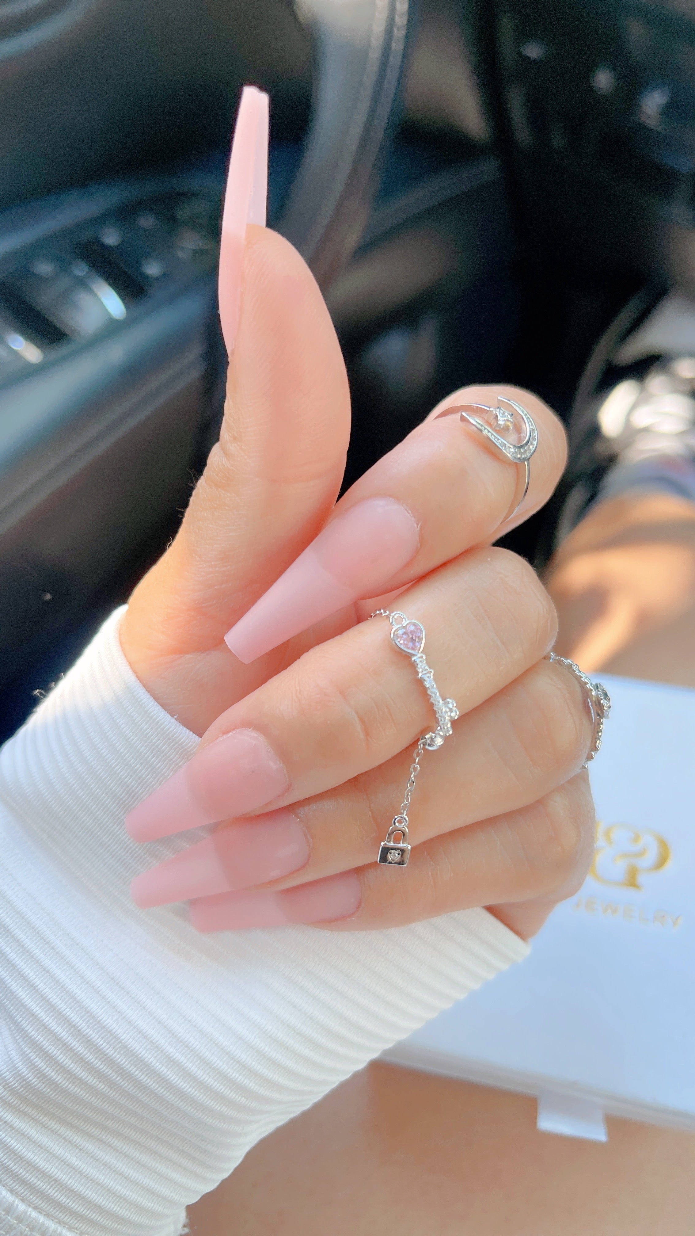 Anillo con candado de plata esterlina