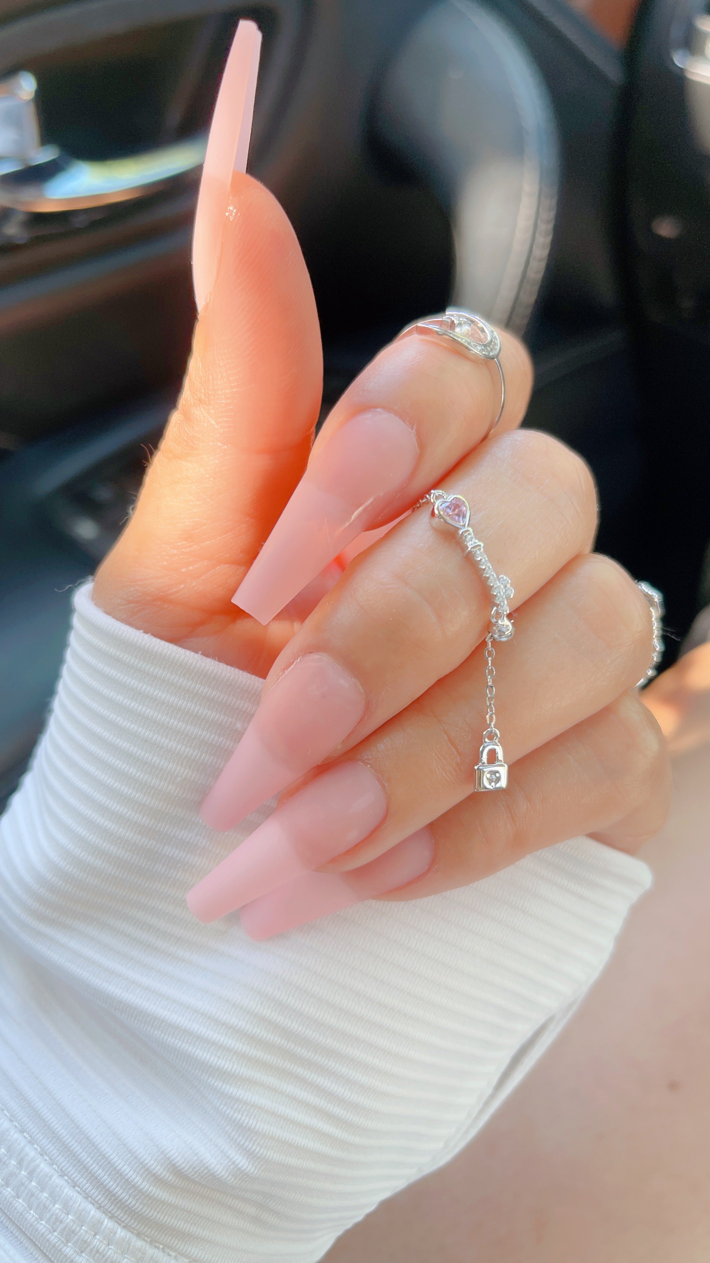 Anillo con candado de plata esterlina