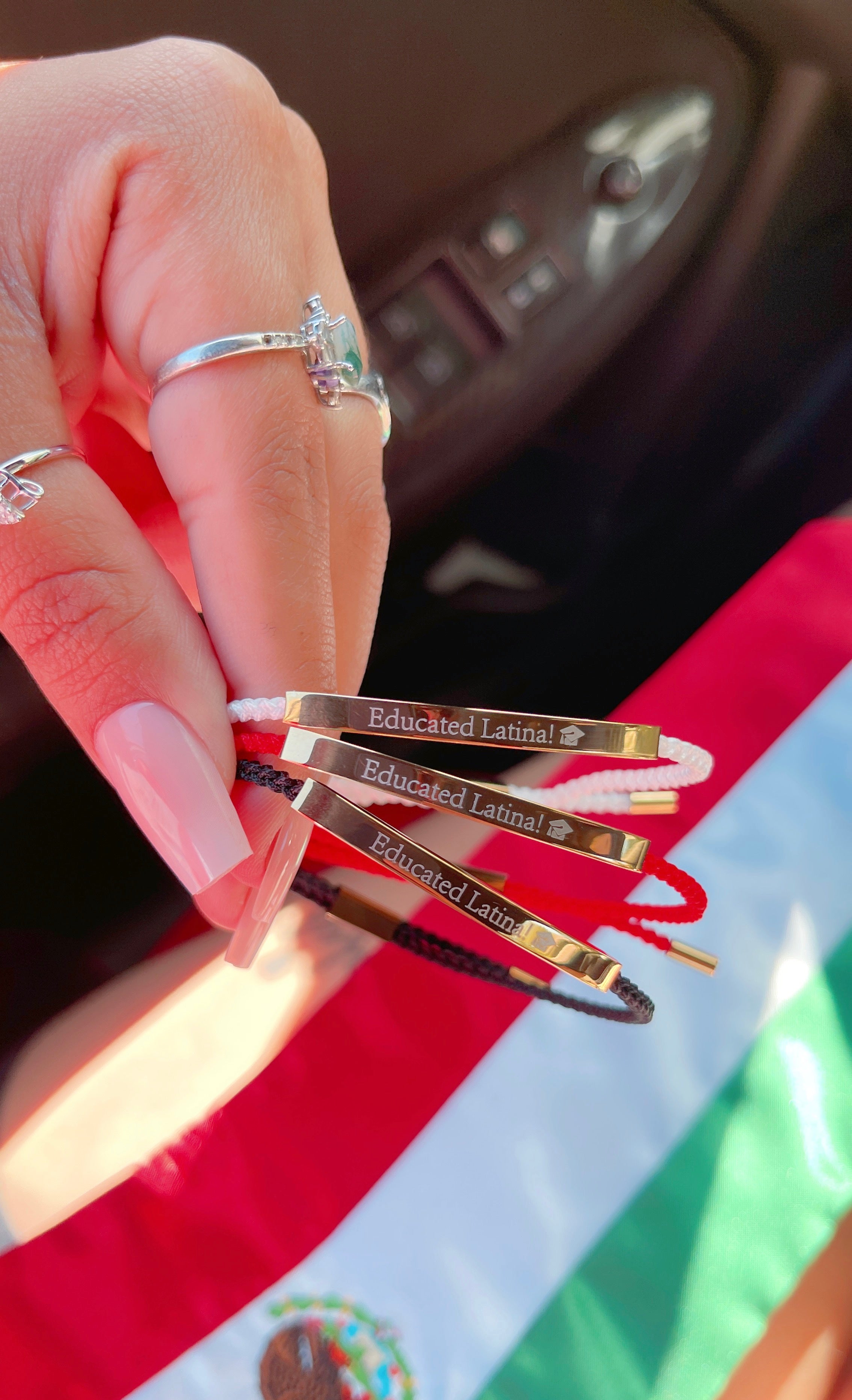 Pulsera roja “Graduate 2022” (VENTA FINAL)