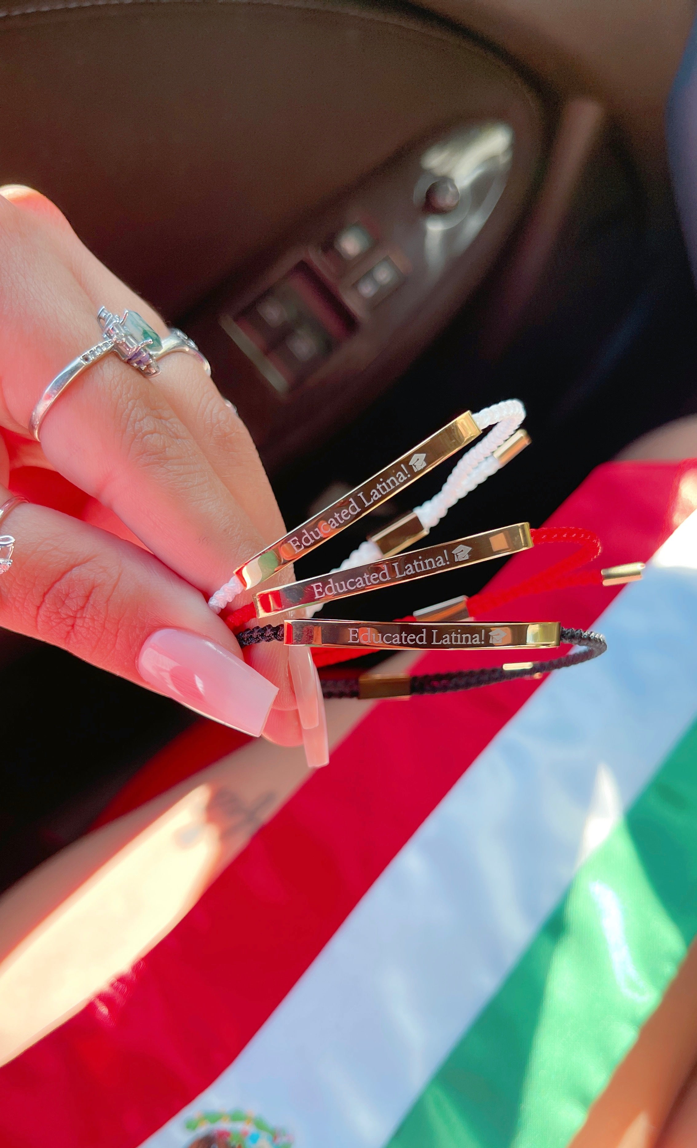 Pulsera roja “Graduate 2022” (VENTA FINAL)