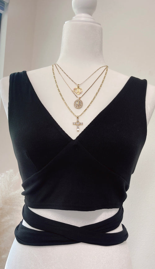 Top corto con lazo blanco