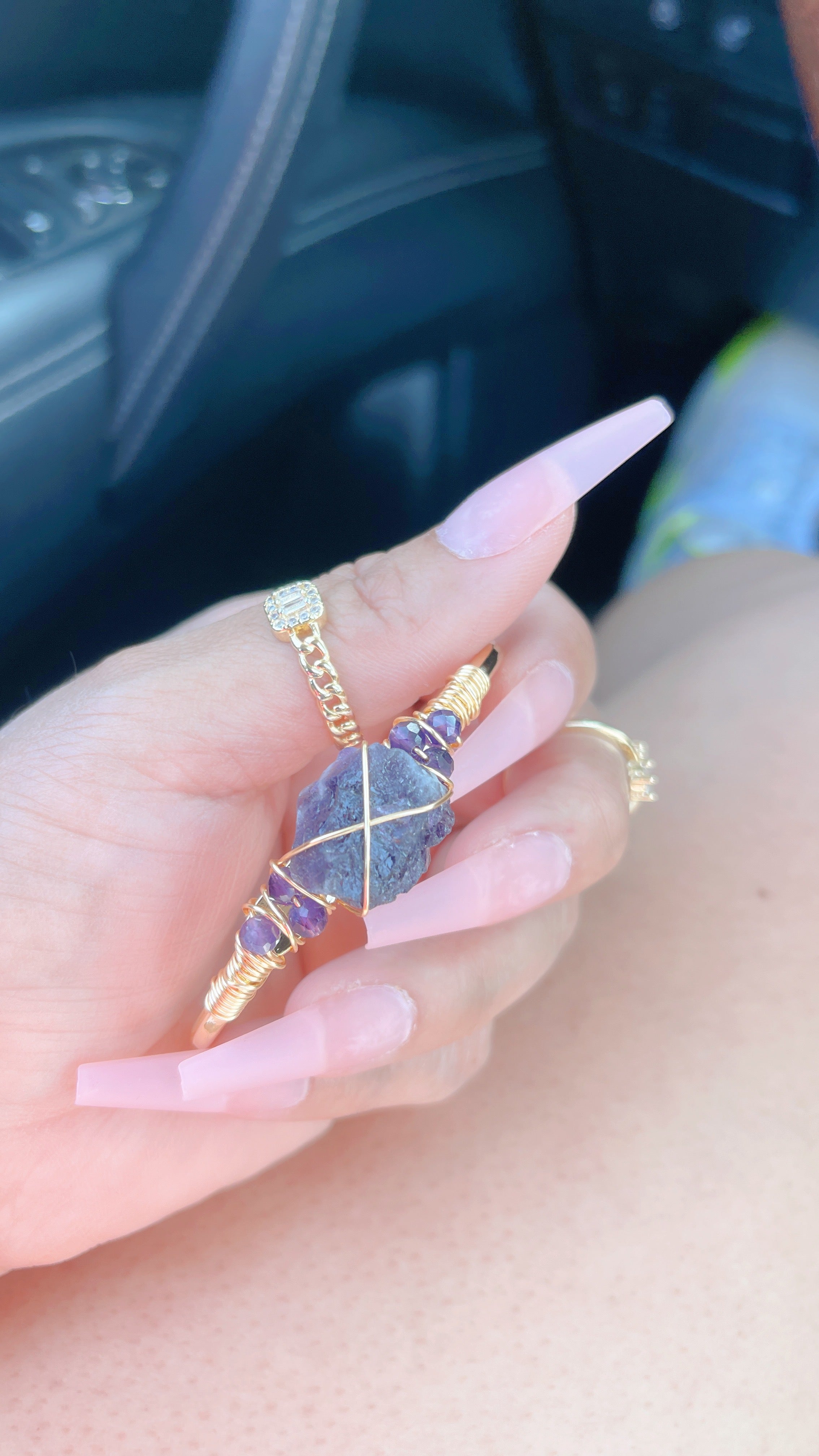 Conjunto de brazalete de media luna de cuarzo transparente