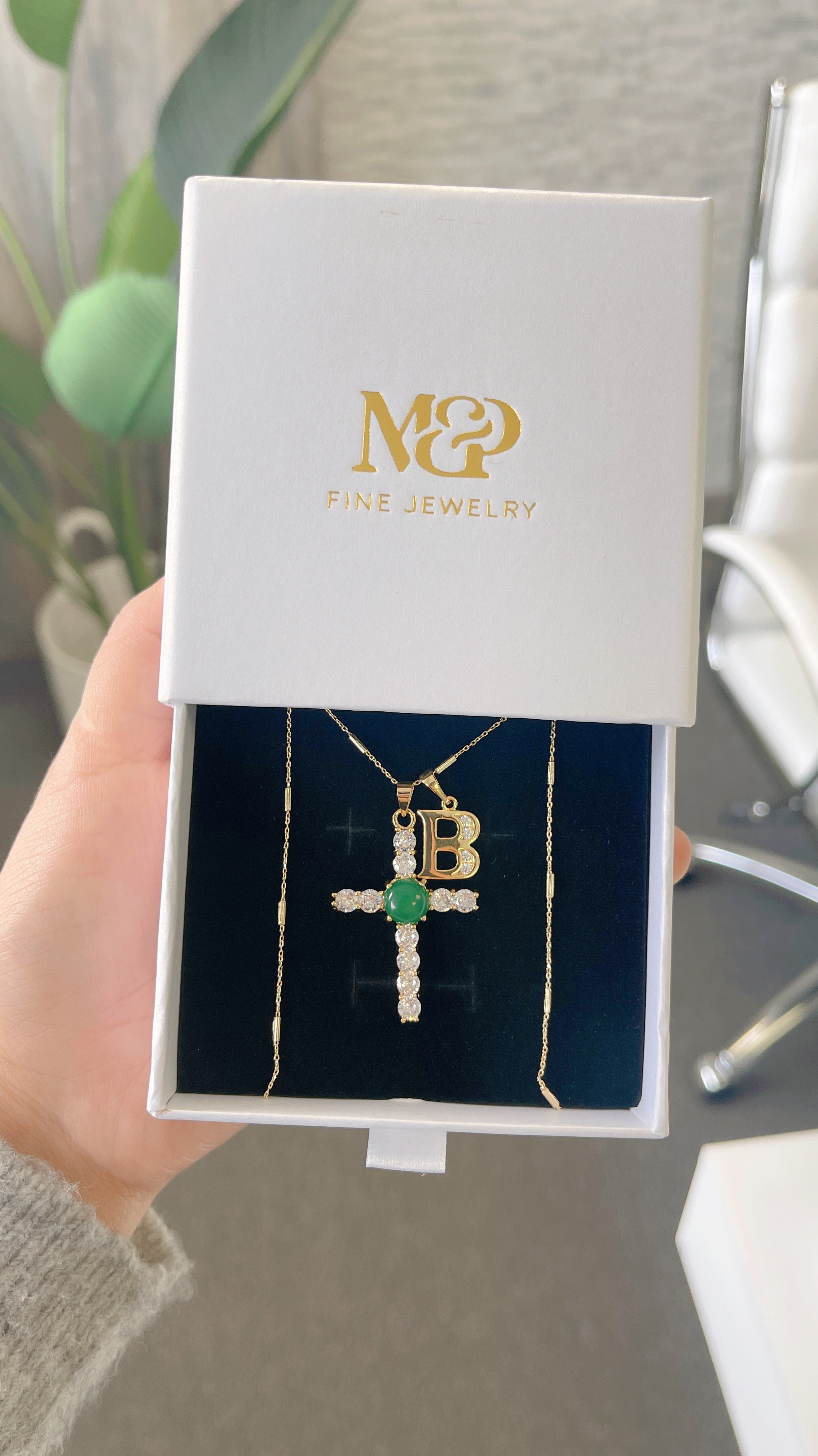 Collar de Cruz de Jade Inicial