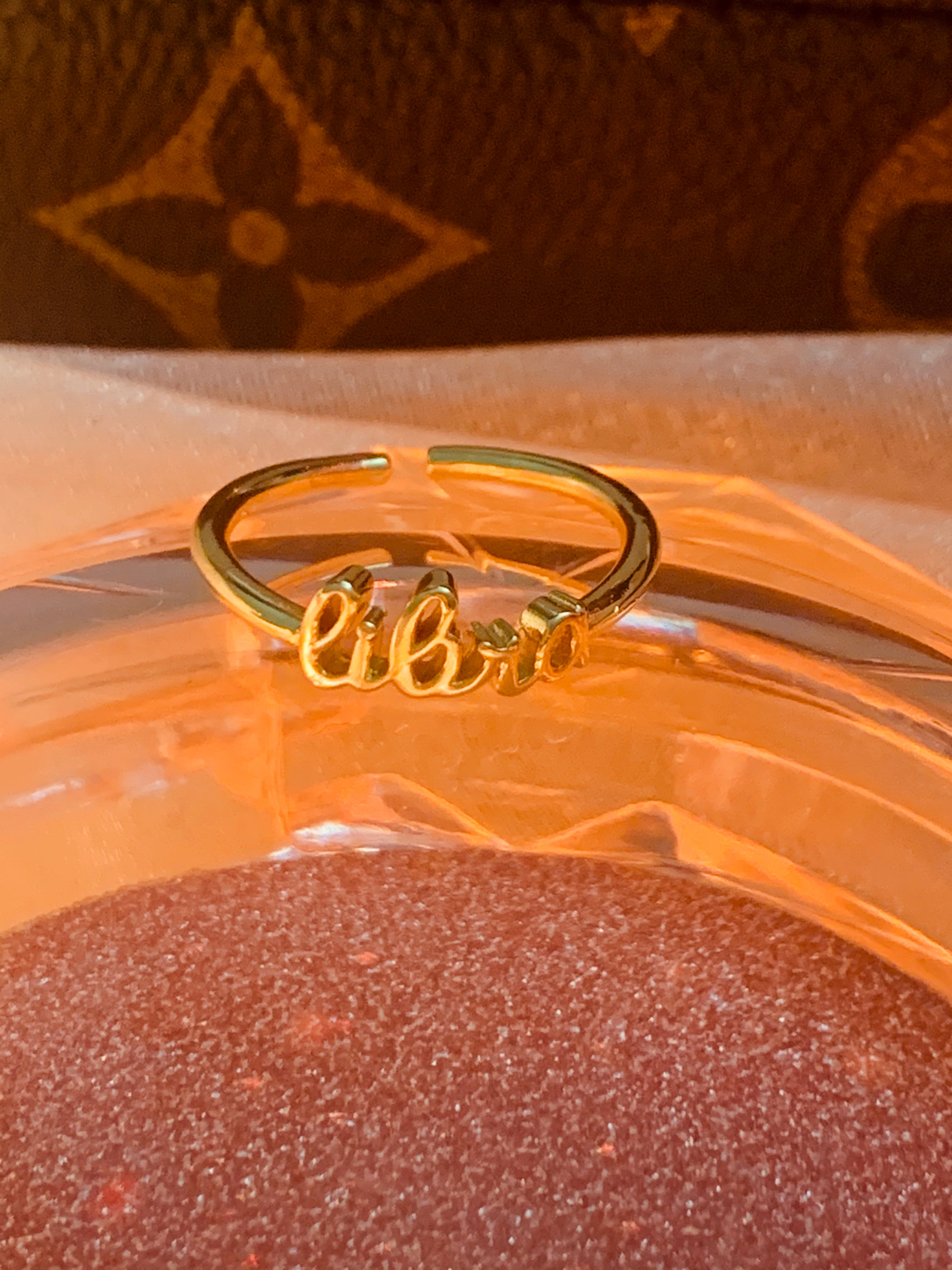 Anillos de oro del zodiaco