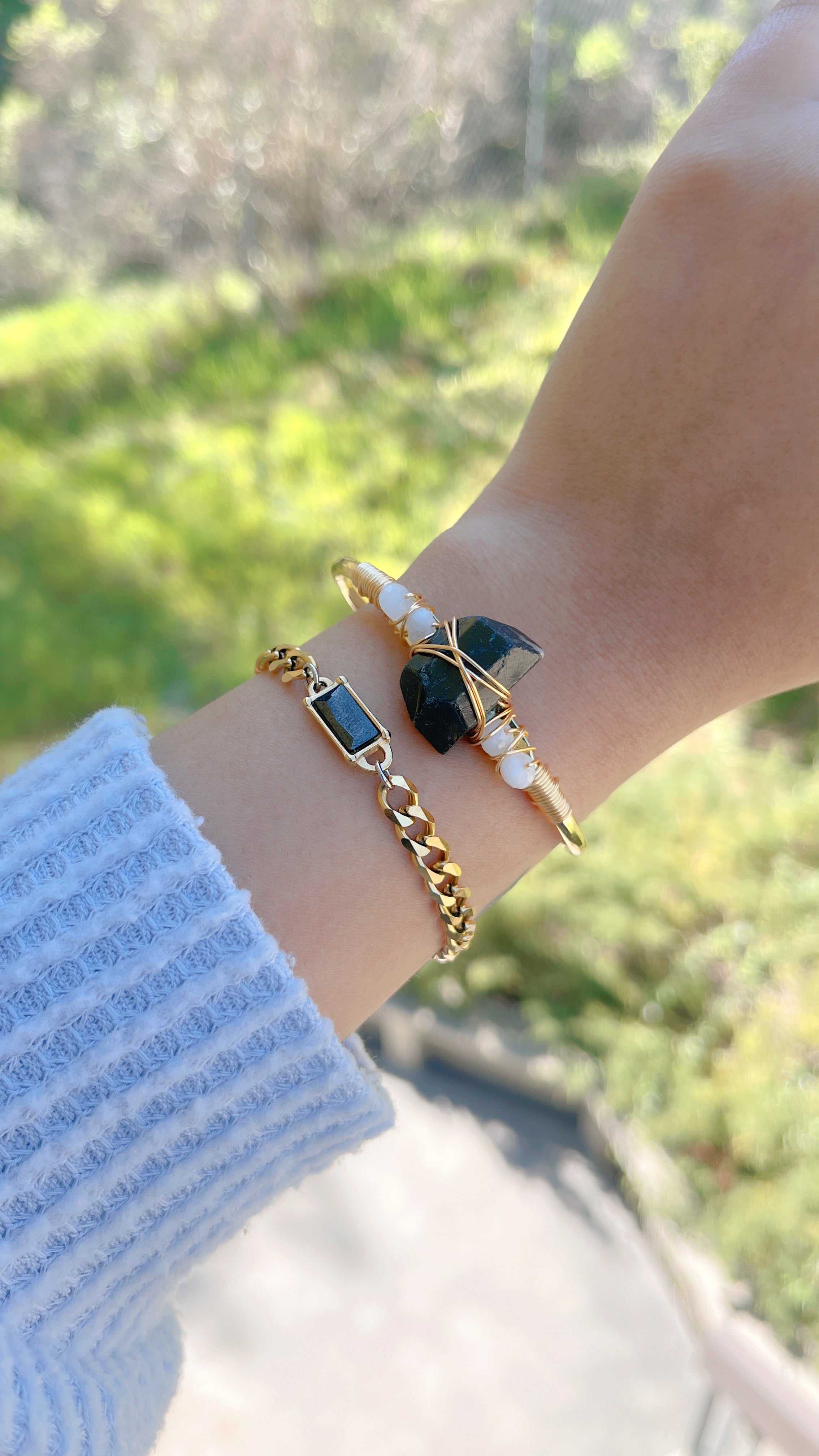 Pulsera de media luna de obsidiana negra