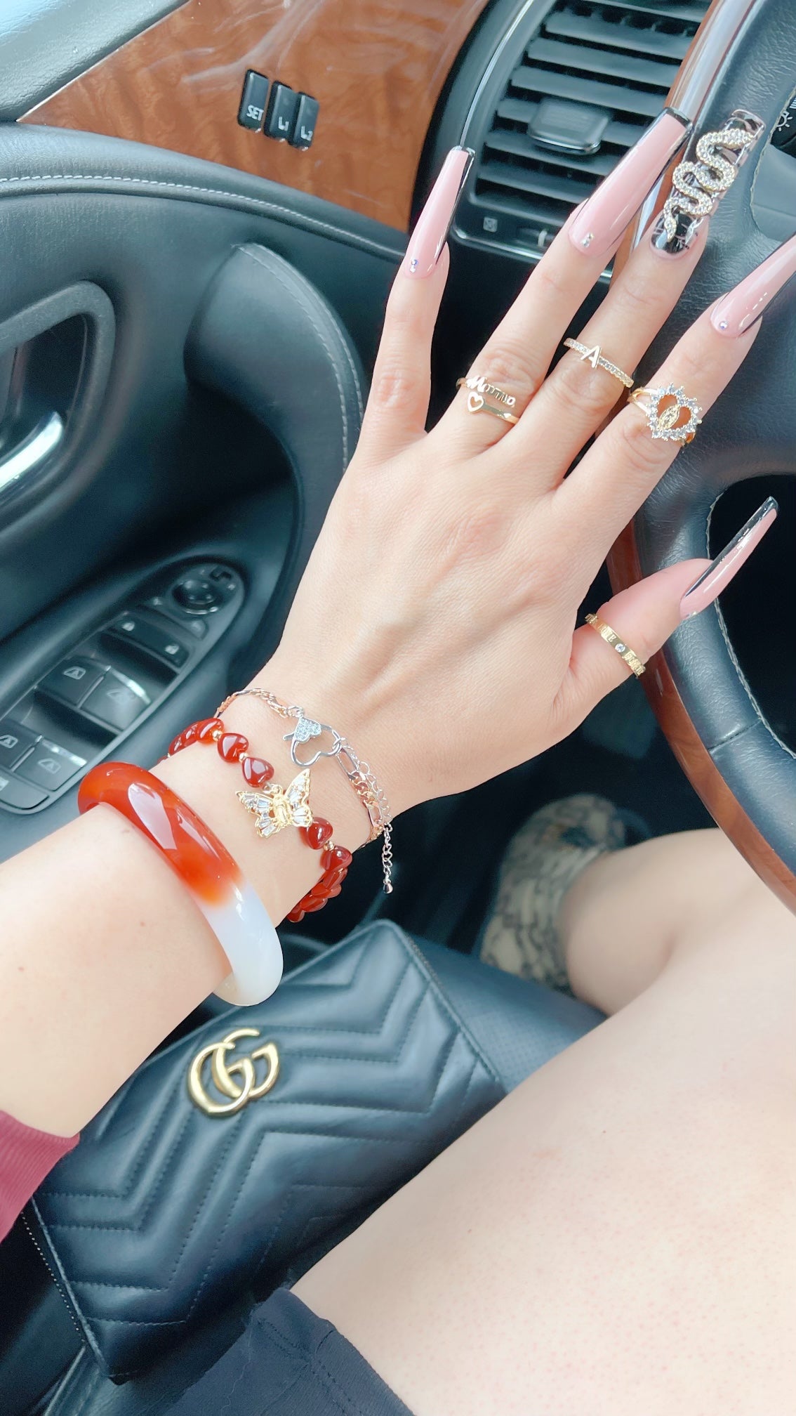 Brazalete de jade y ágata roja