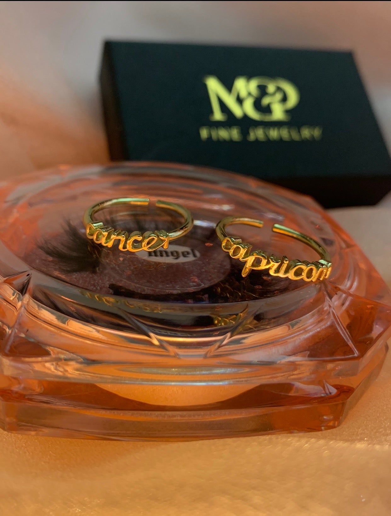 Anillos de oro del zodiaco