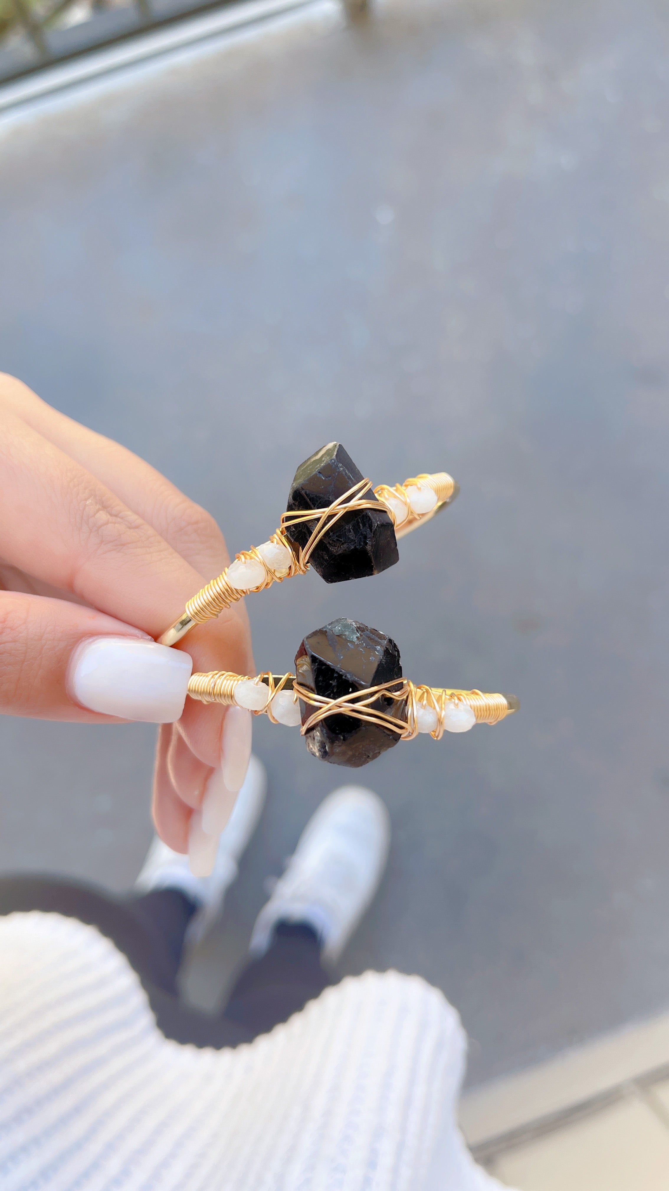 Pulsera de media luna de obsidiana negra