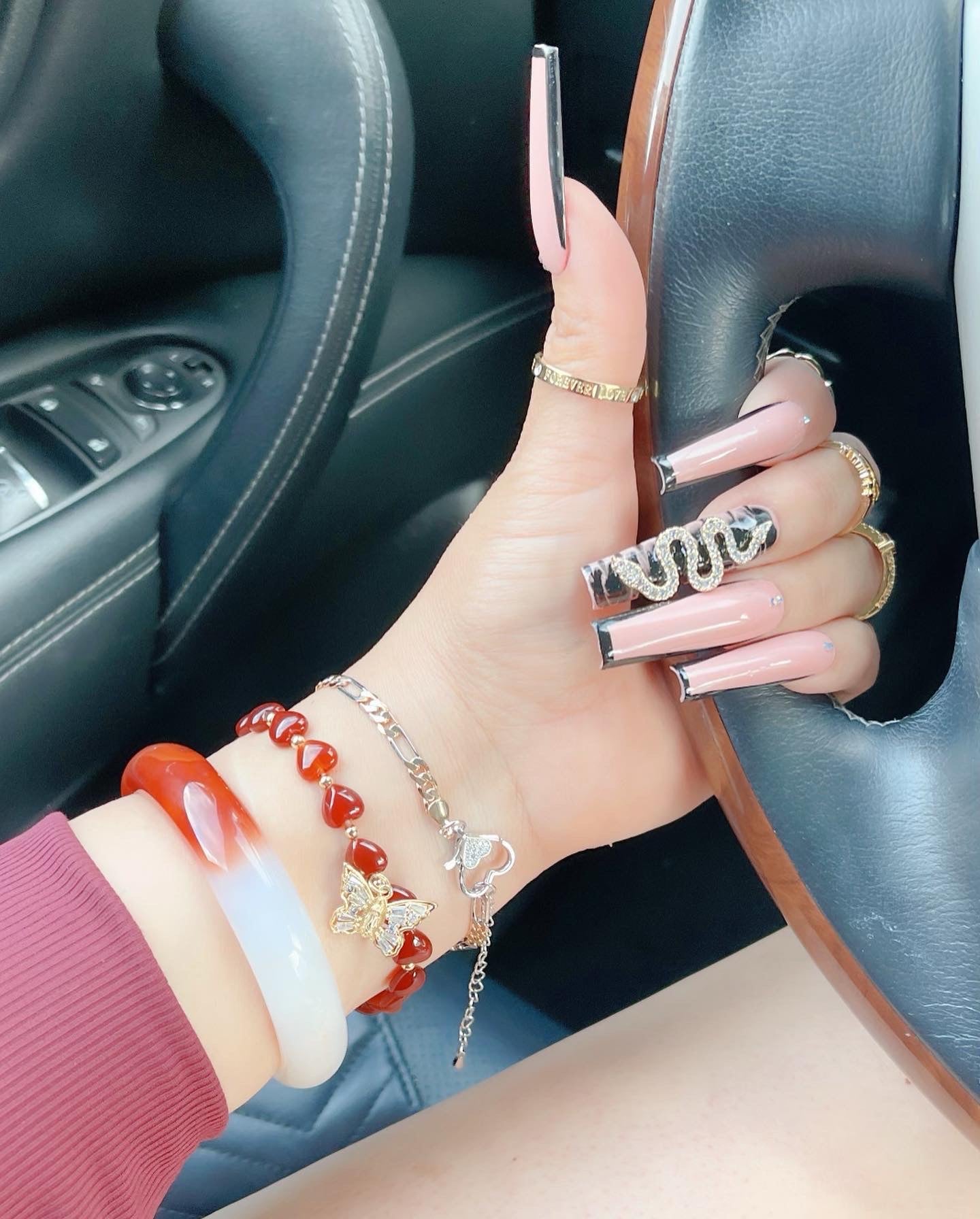 Brazalete de jade y ágata roja