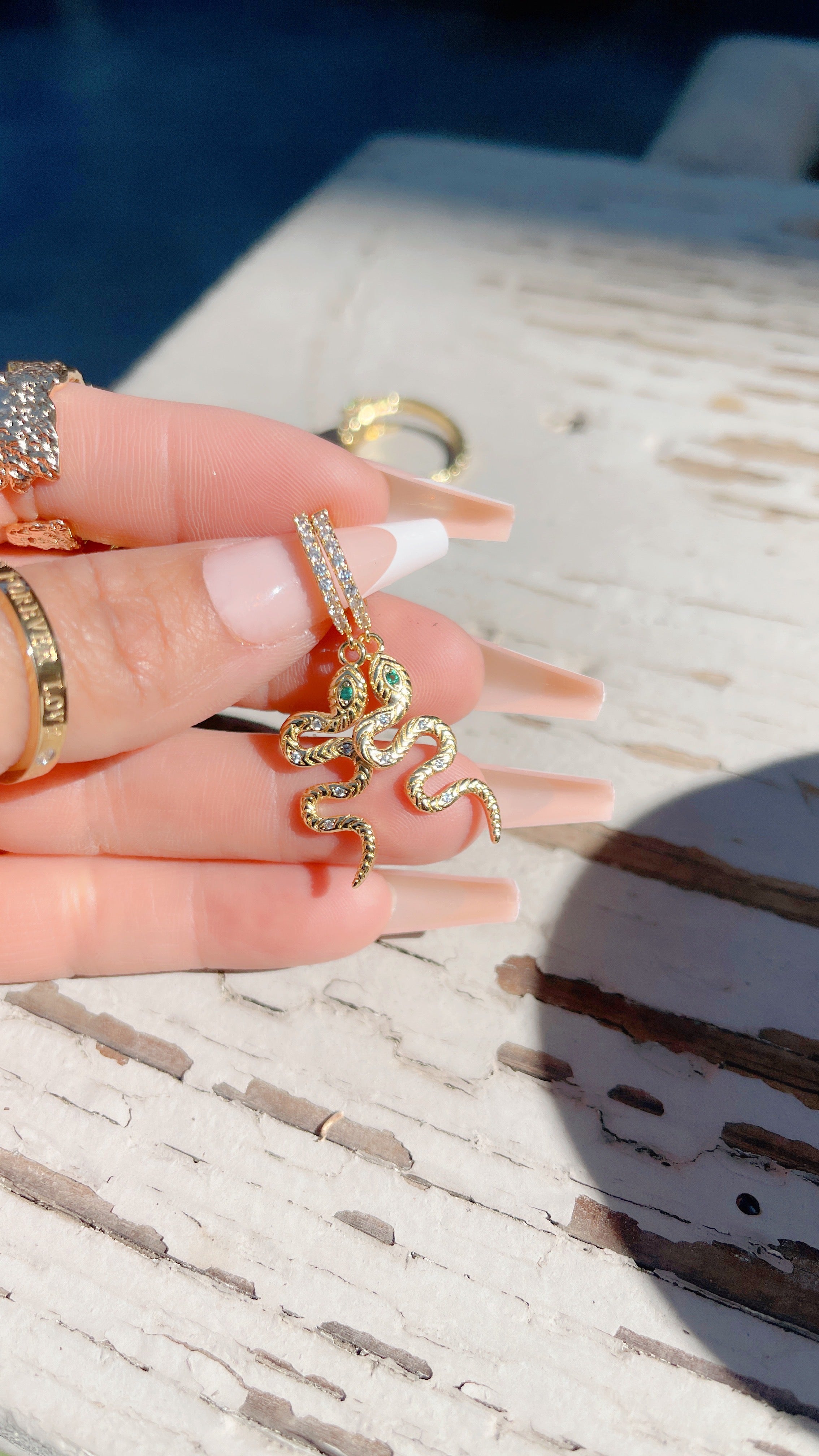 Aretes Serpiente Verde Esmeralda