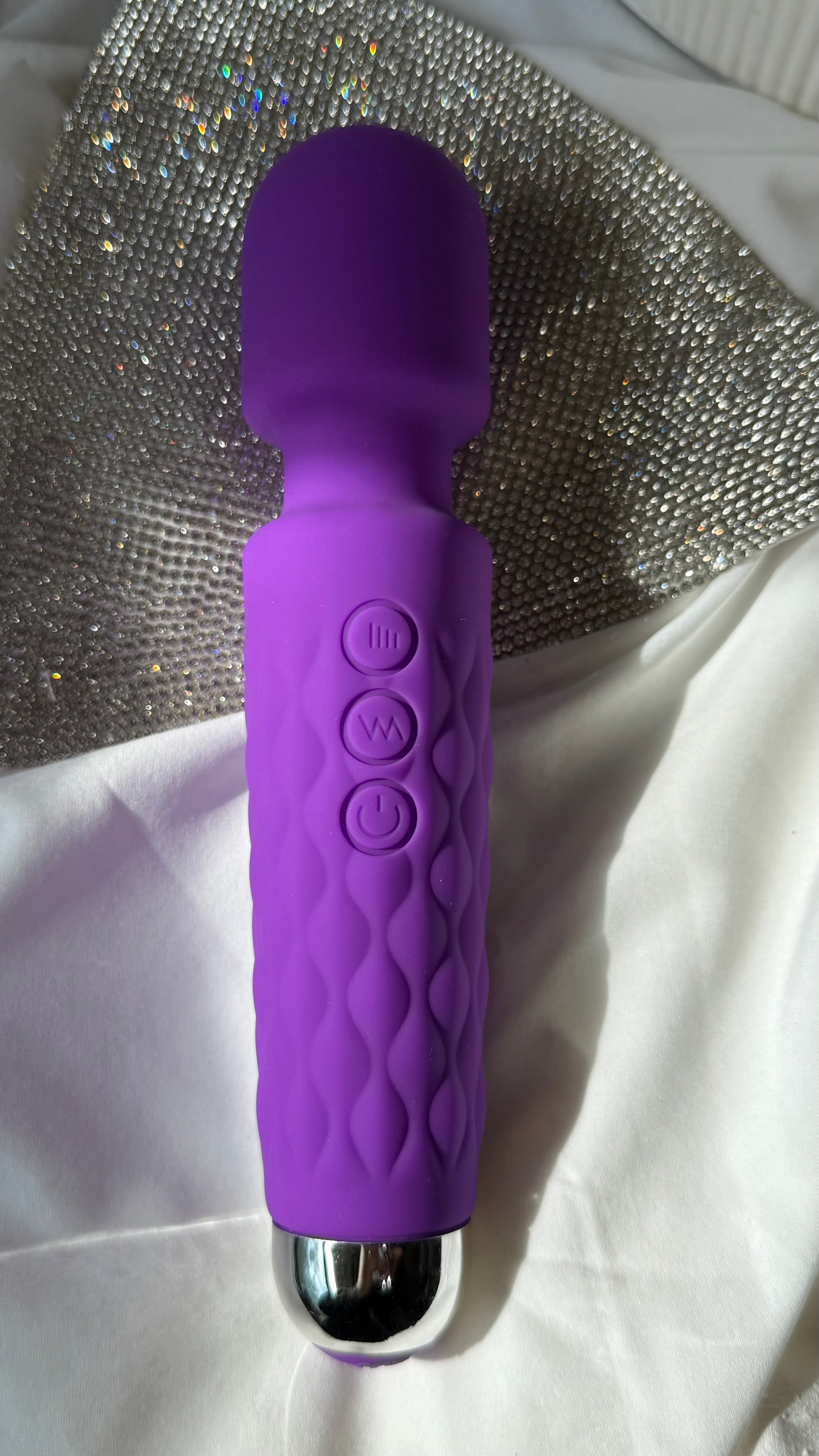 Full Size: Berry Vibrating Wand