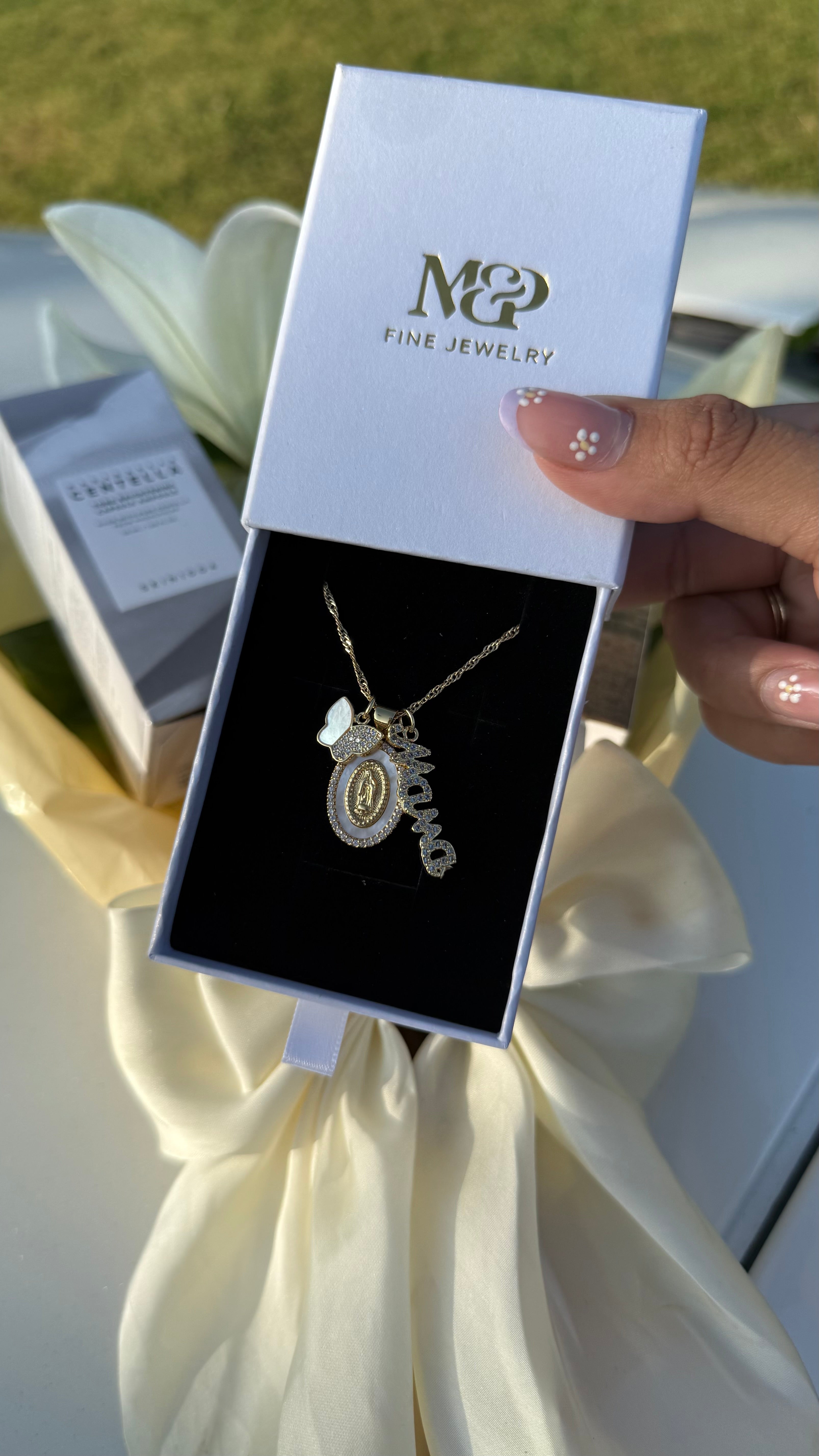 Mama Necklace
