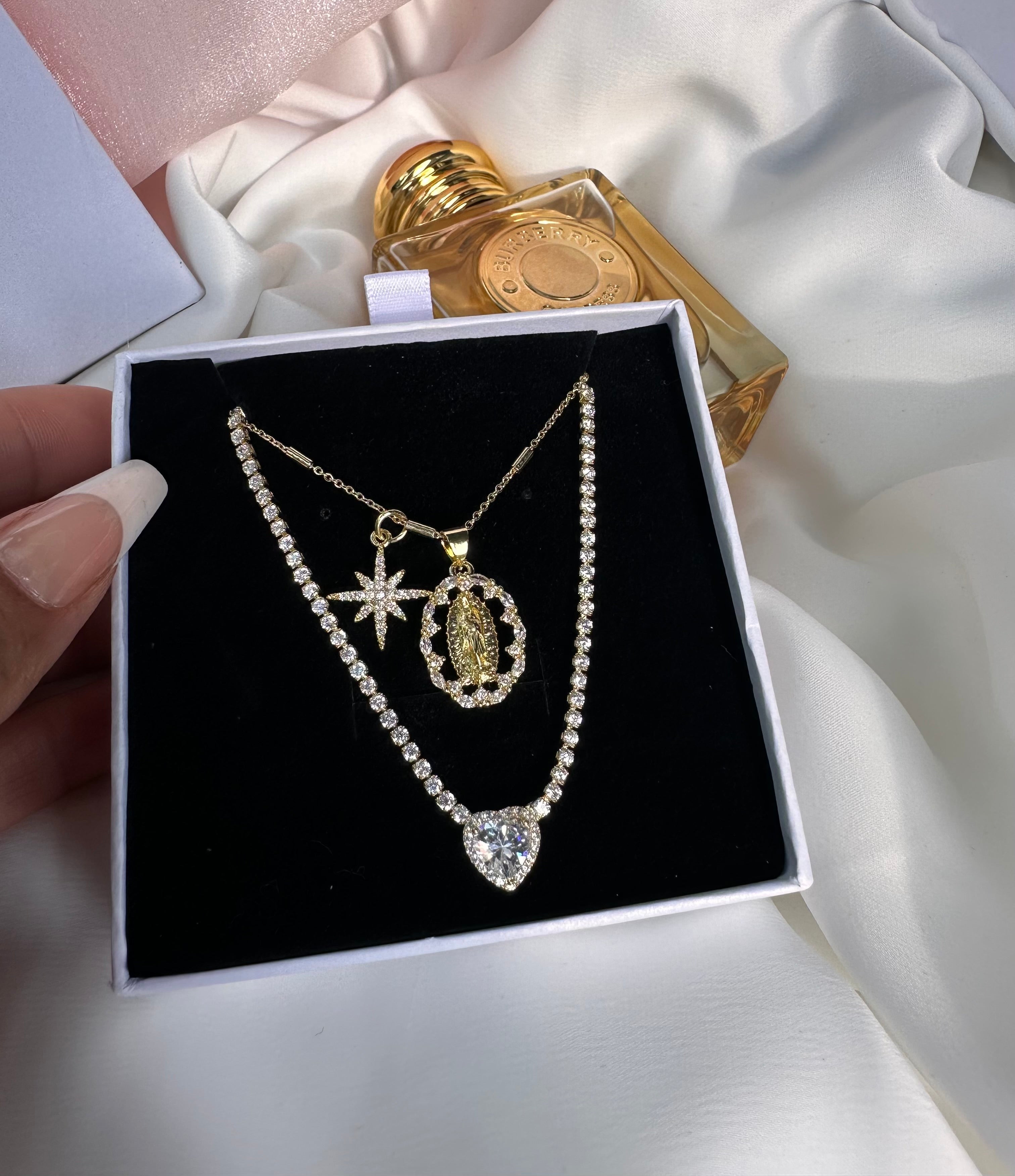 Twilight VM Necklace Set