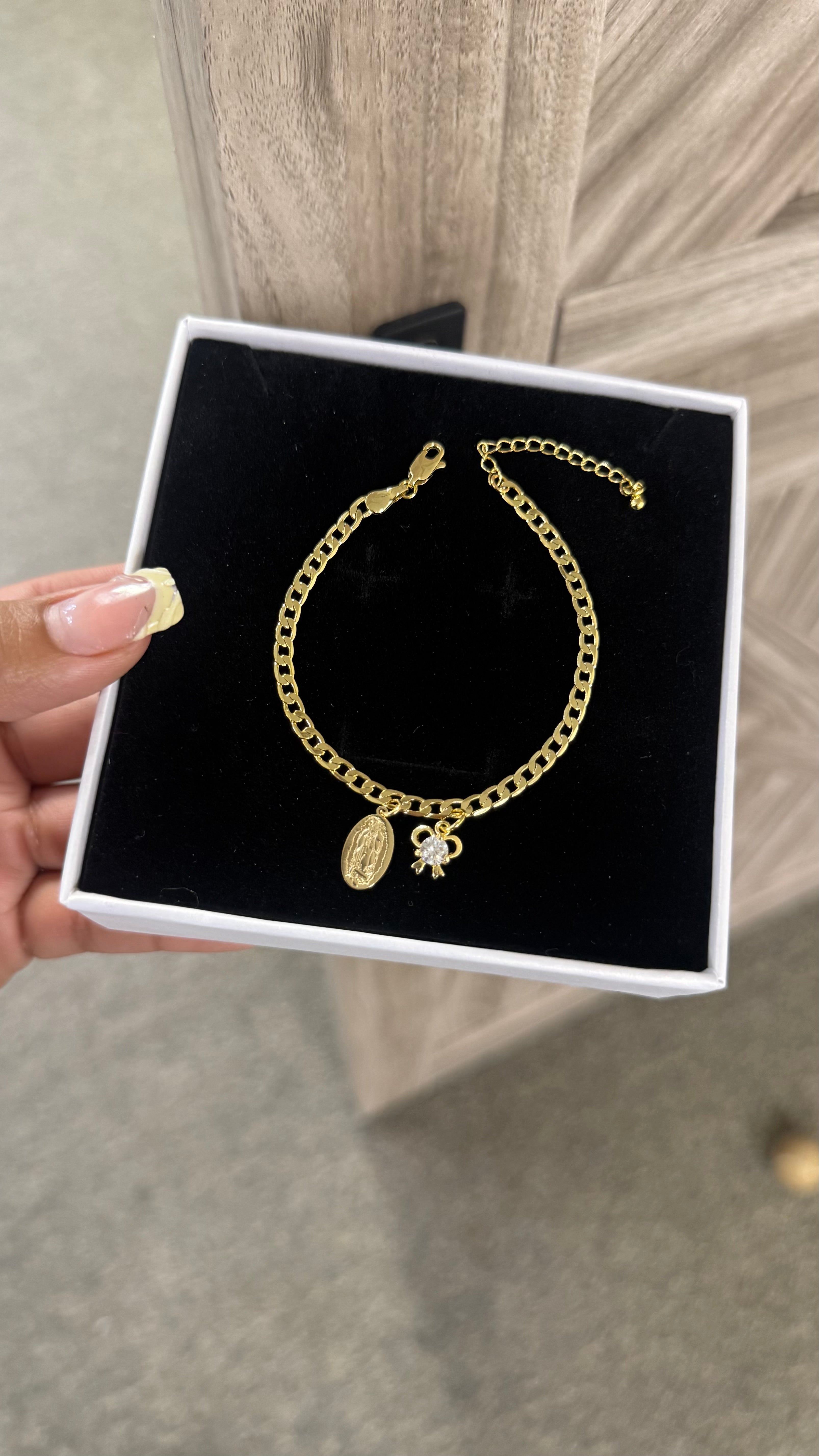Virgencita Bow Bracelet 🎀