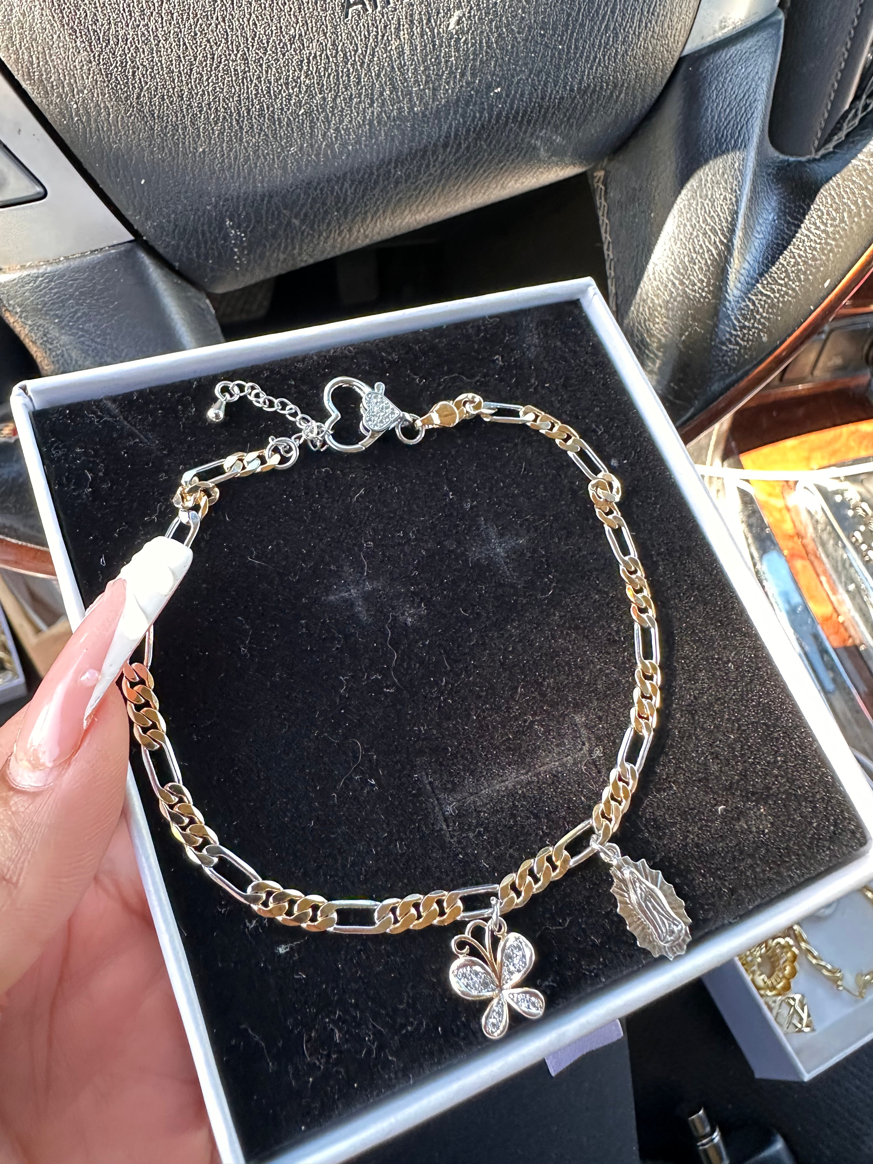 Virgen Milagrosa anklet set