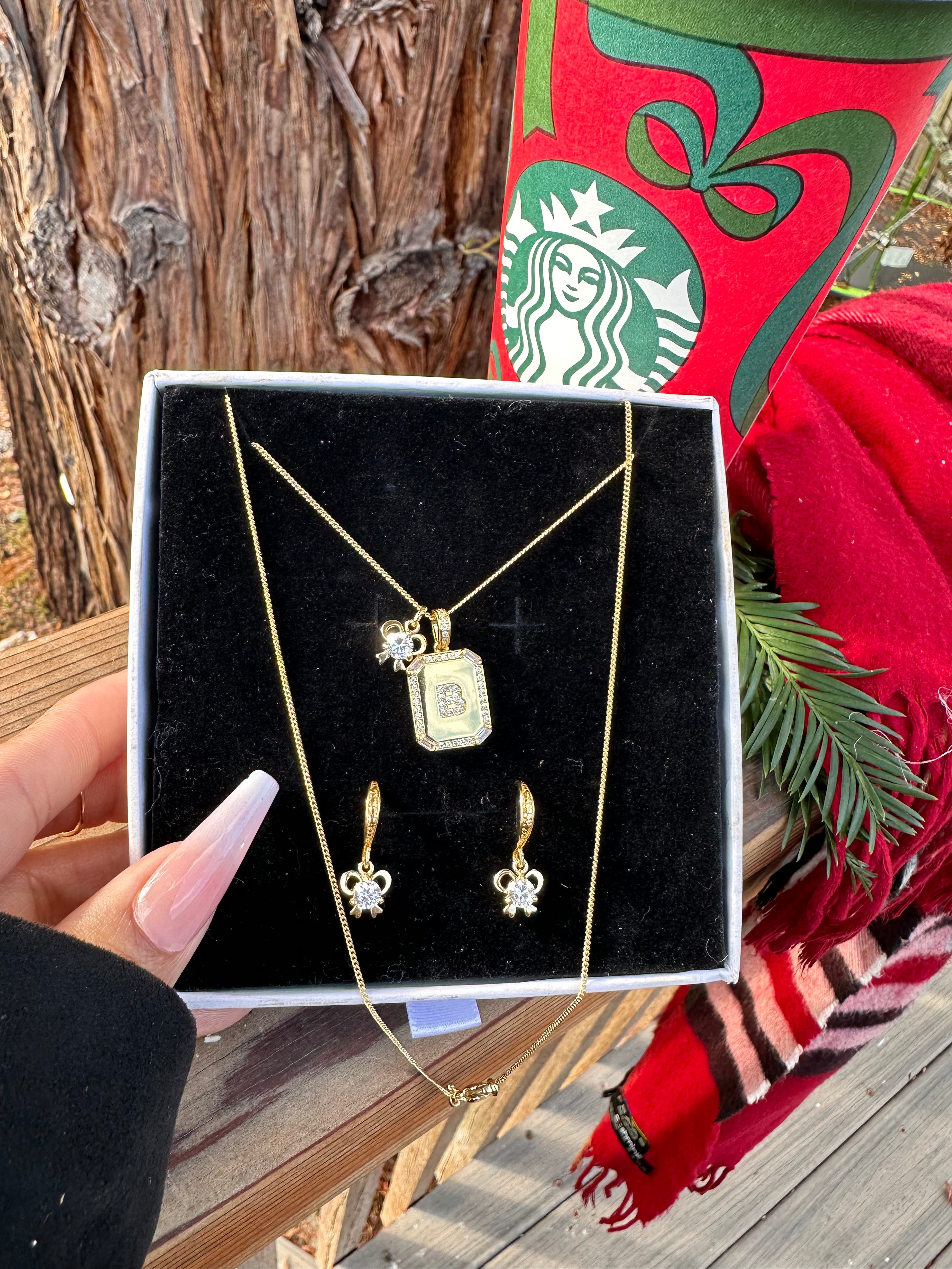 Bow Initial Necklace Set