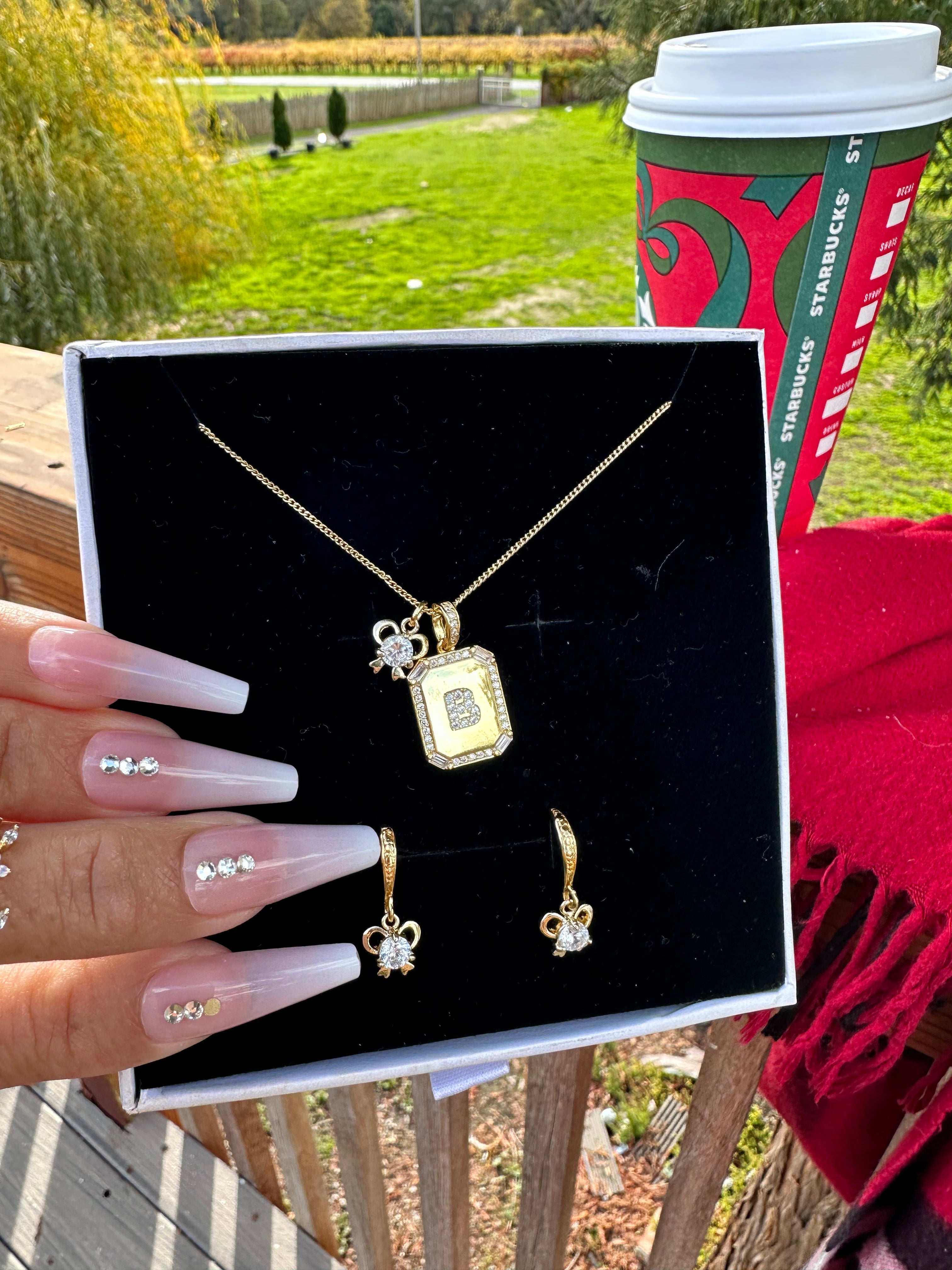 Bow Initial Necklace Set