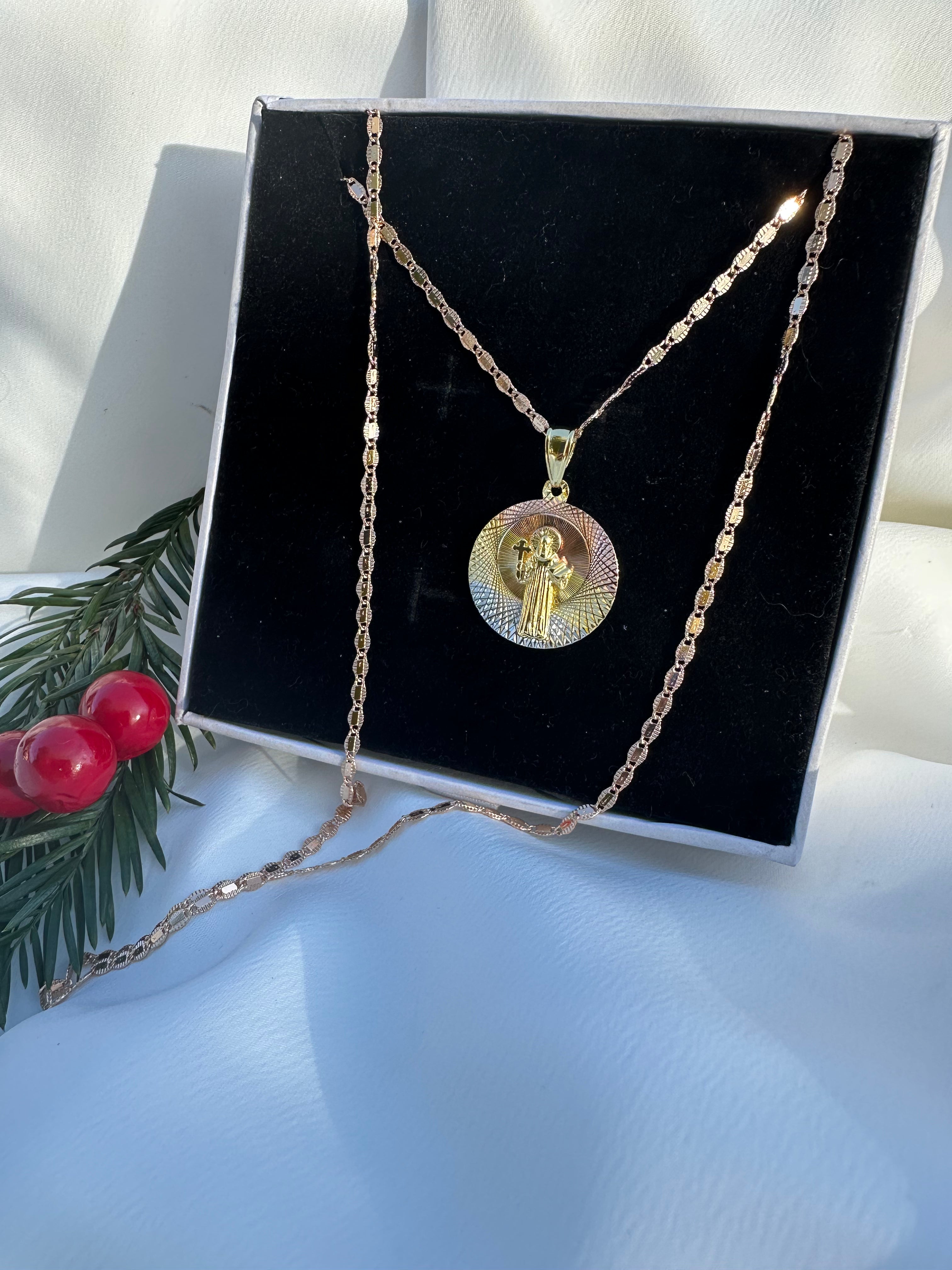 Tri-Tone San Benito Circle Necklace