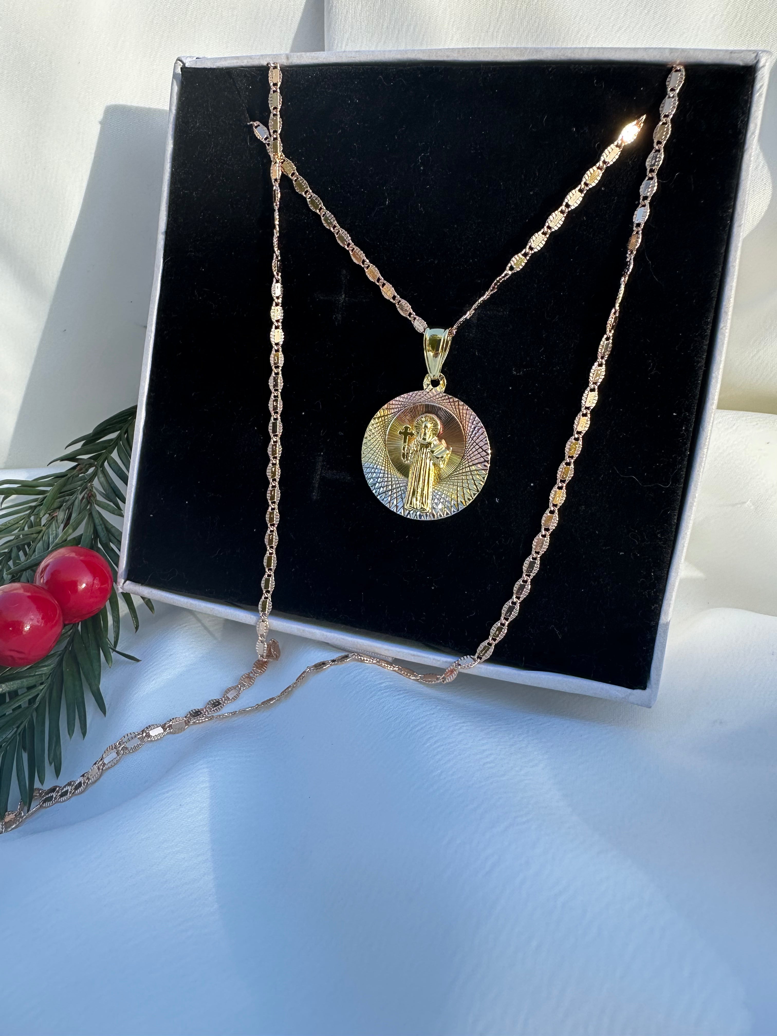 Tri-Tone San Benito Circle Necklace