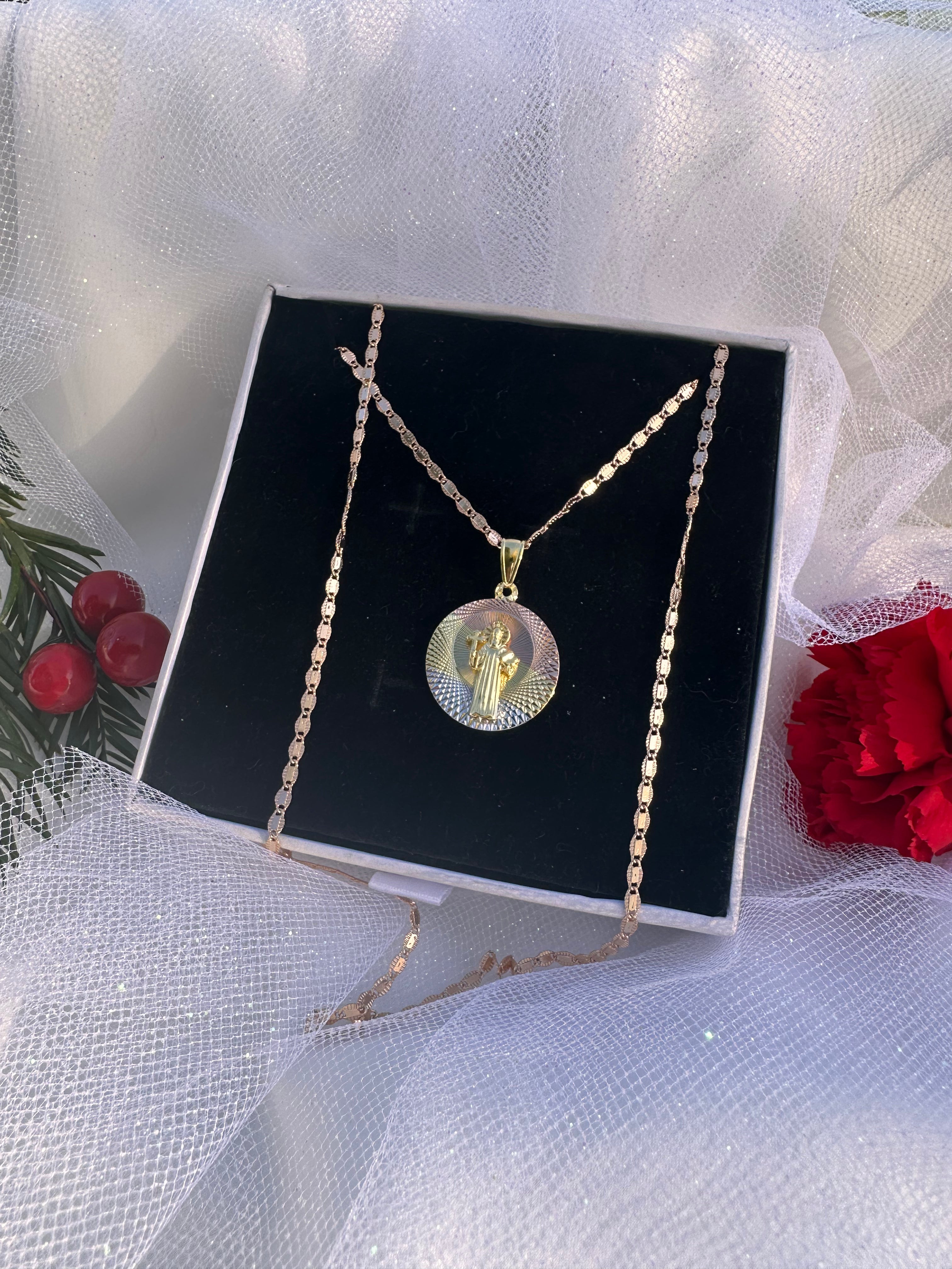 Tri-Tone San Benito Circle Necklace