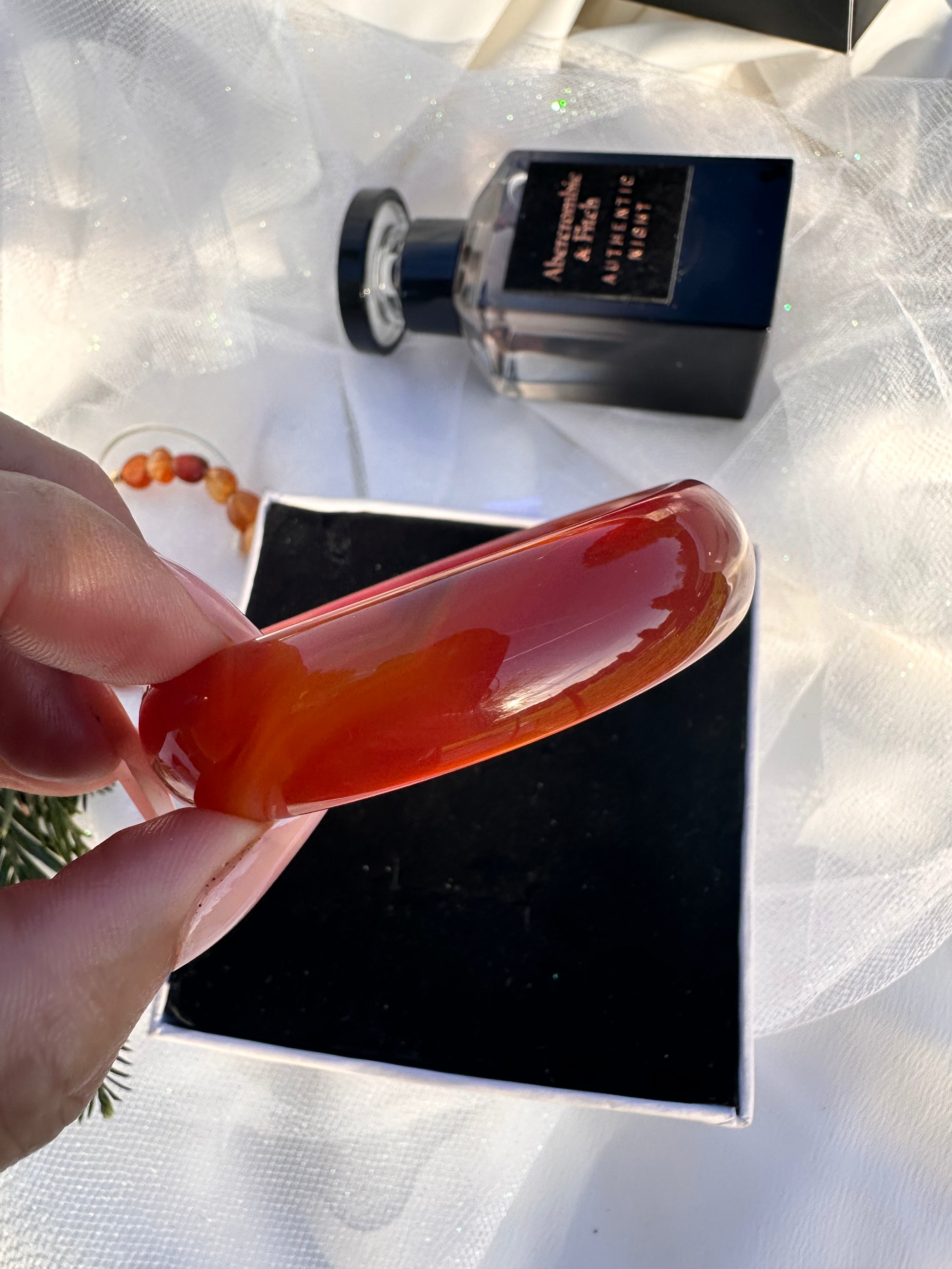 Brazalete de jade y ágata roja