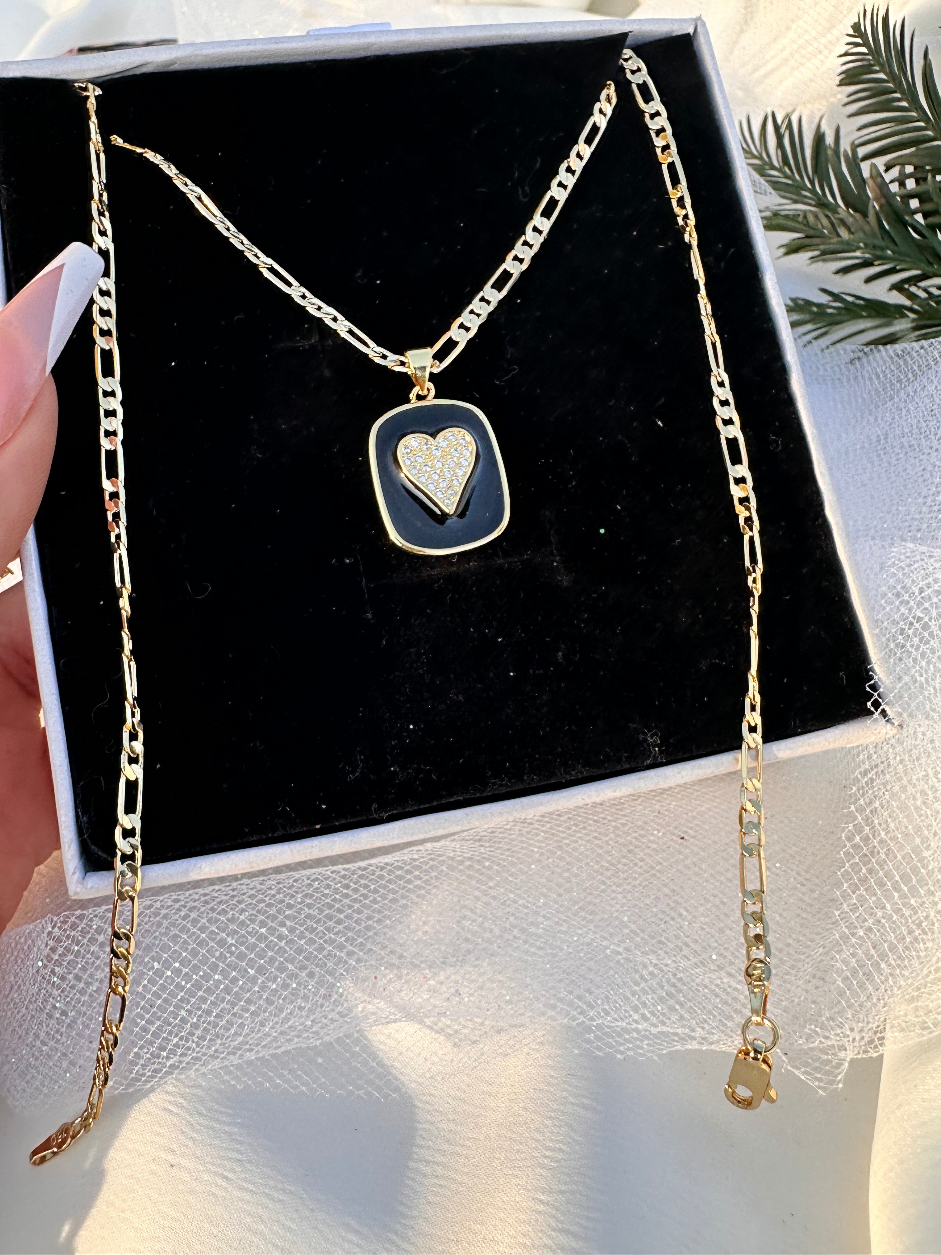 El Rey De Corazones necklace