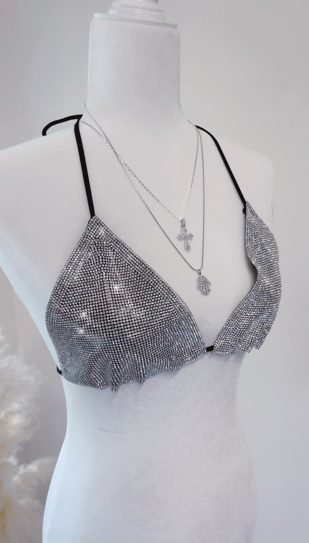 Top de bikini con diamantes de imitación en negro