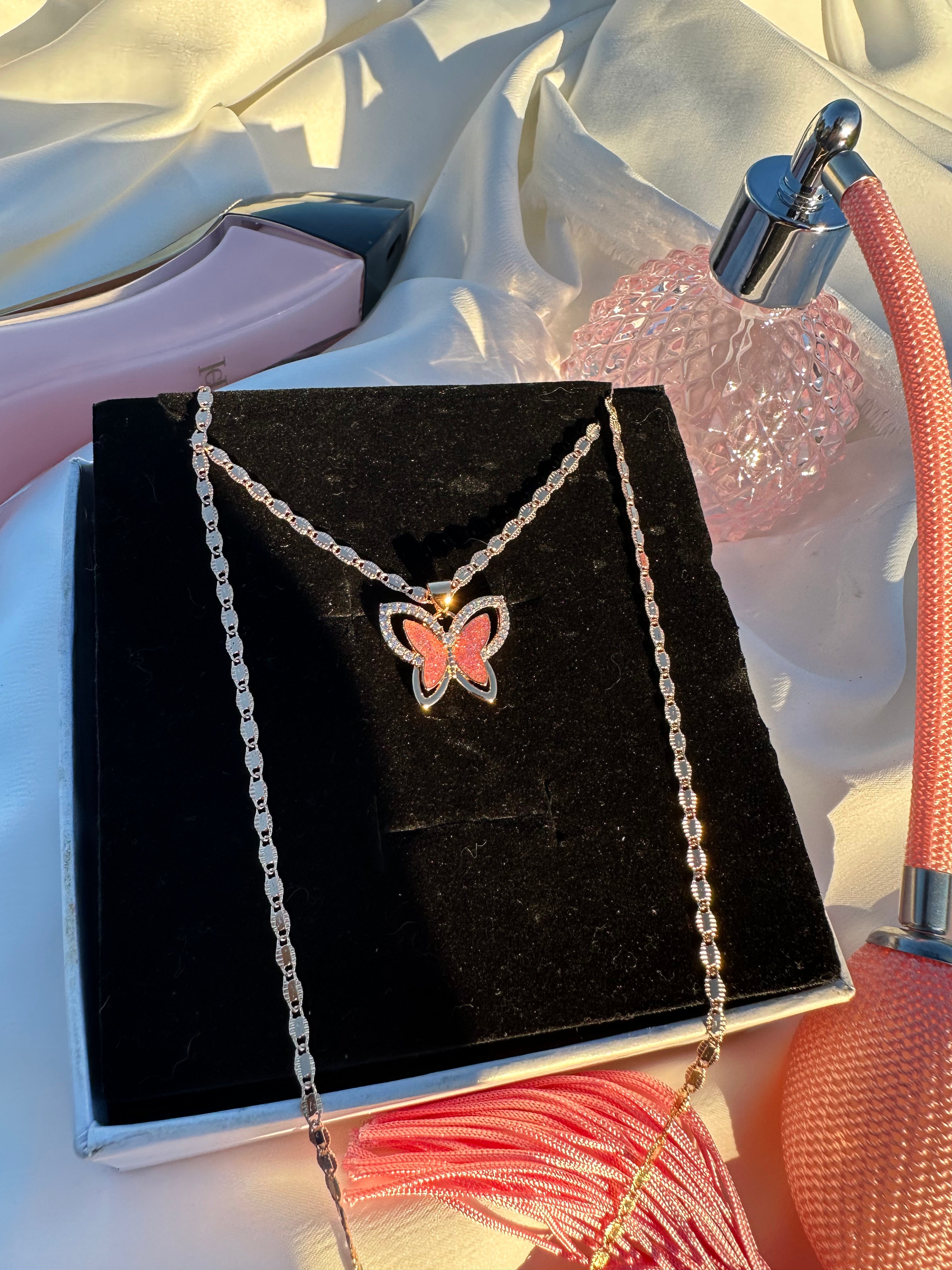 Mariposa Tracionera Necklace