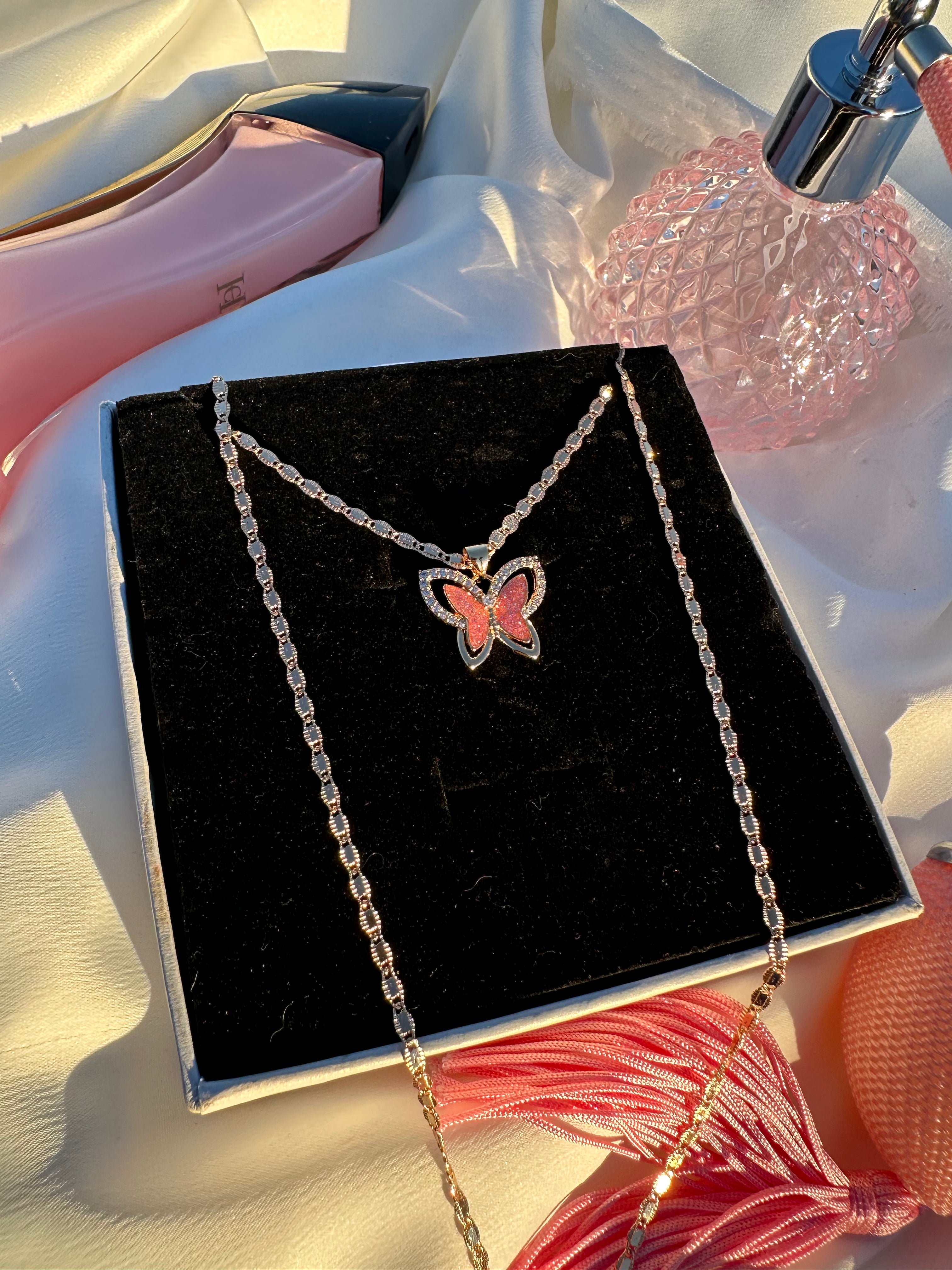 Mariposa Tracionera Necklace
