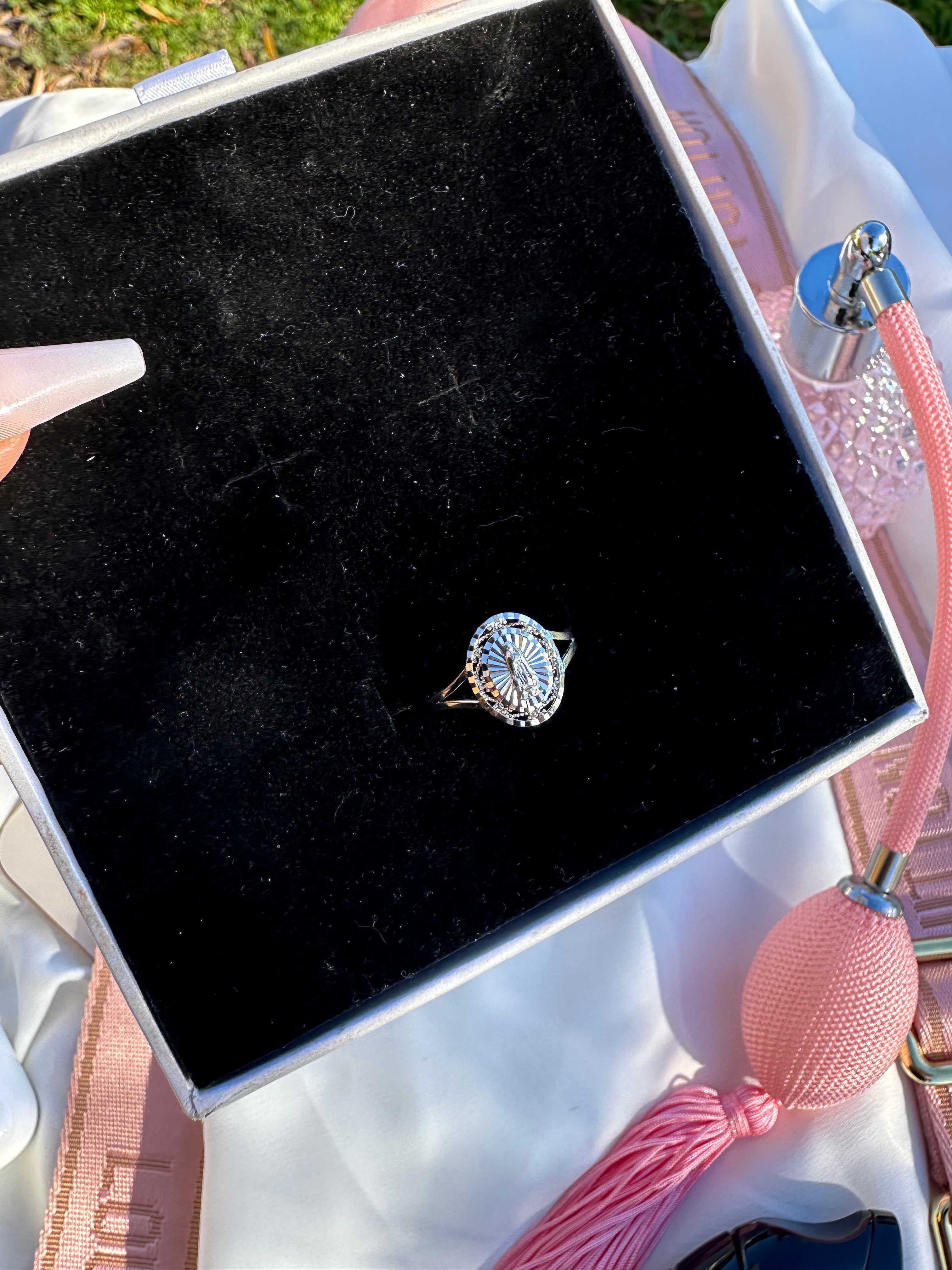 Sterling Silver Oval Virgin Mary Ring: Size 7