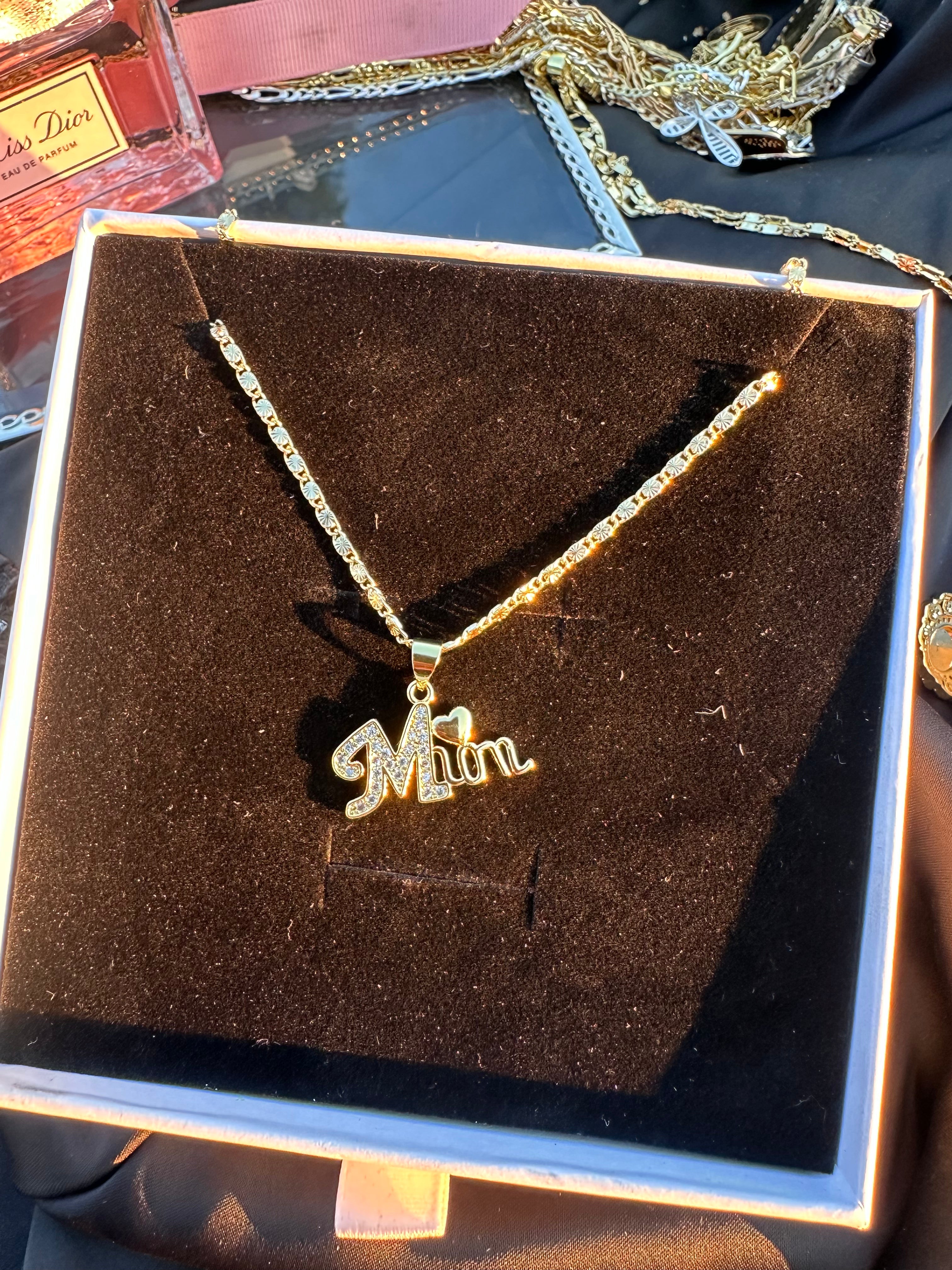 🩷 Mom Necklace 🩷